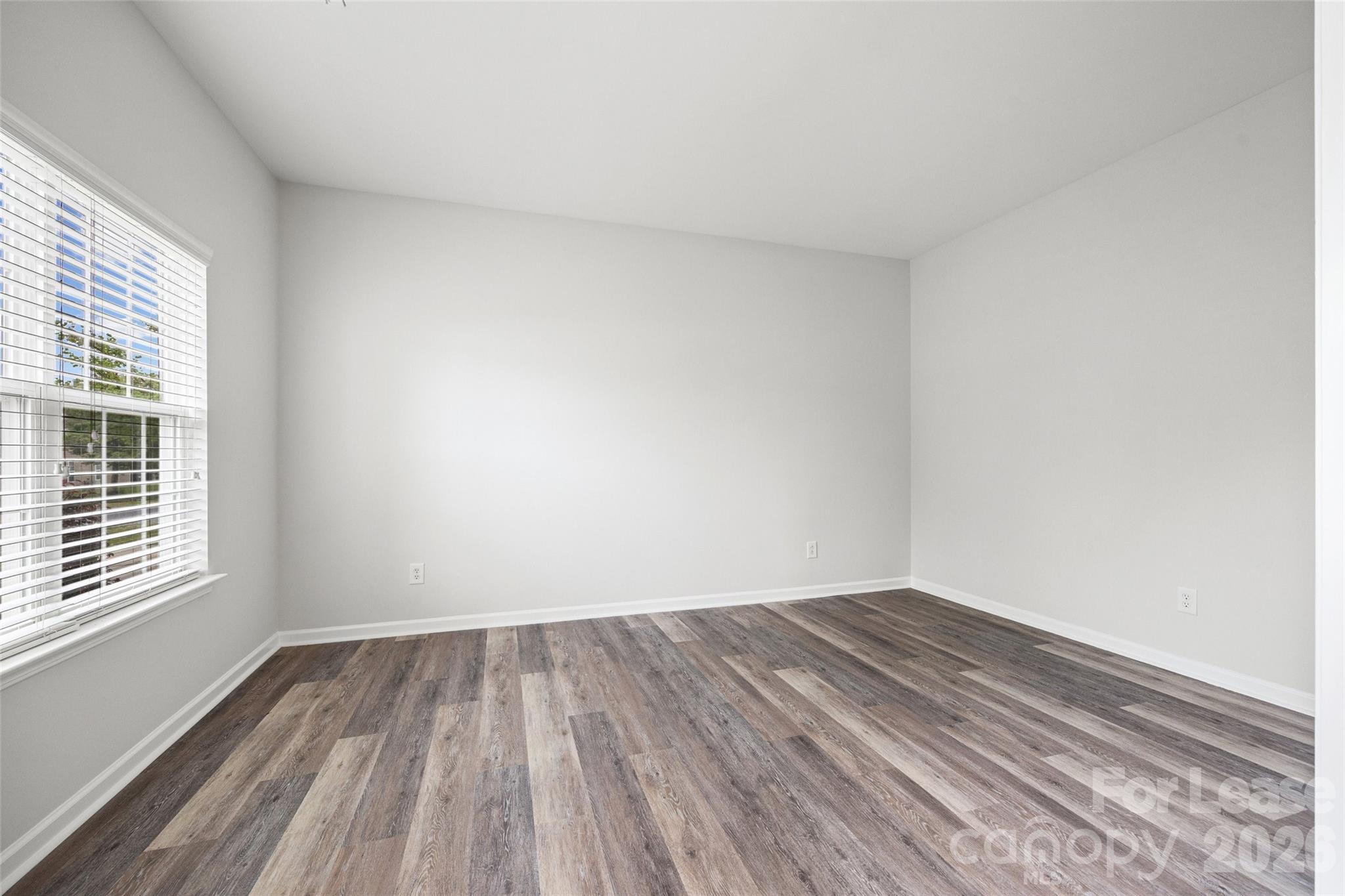 2704 Piersland Drive Property Photo 6