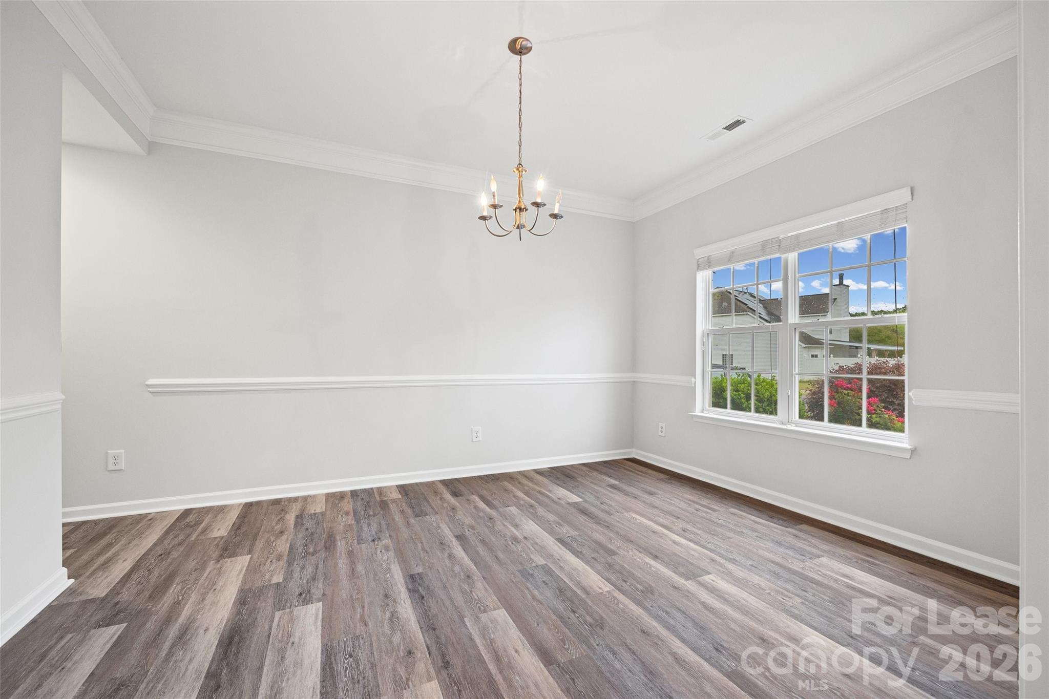 2704 Piersland Drive Property Photo 8