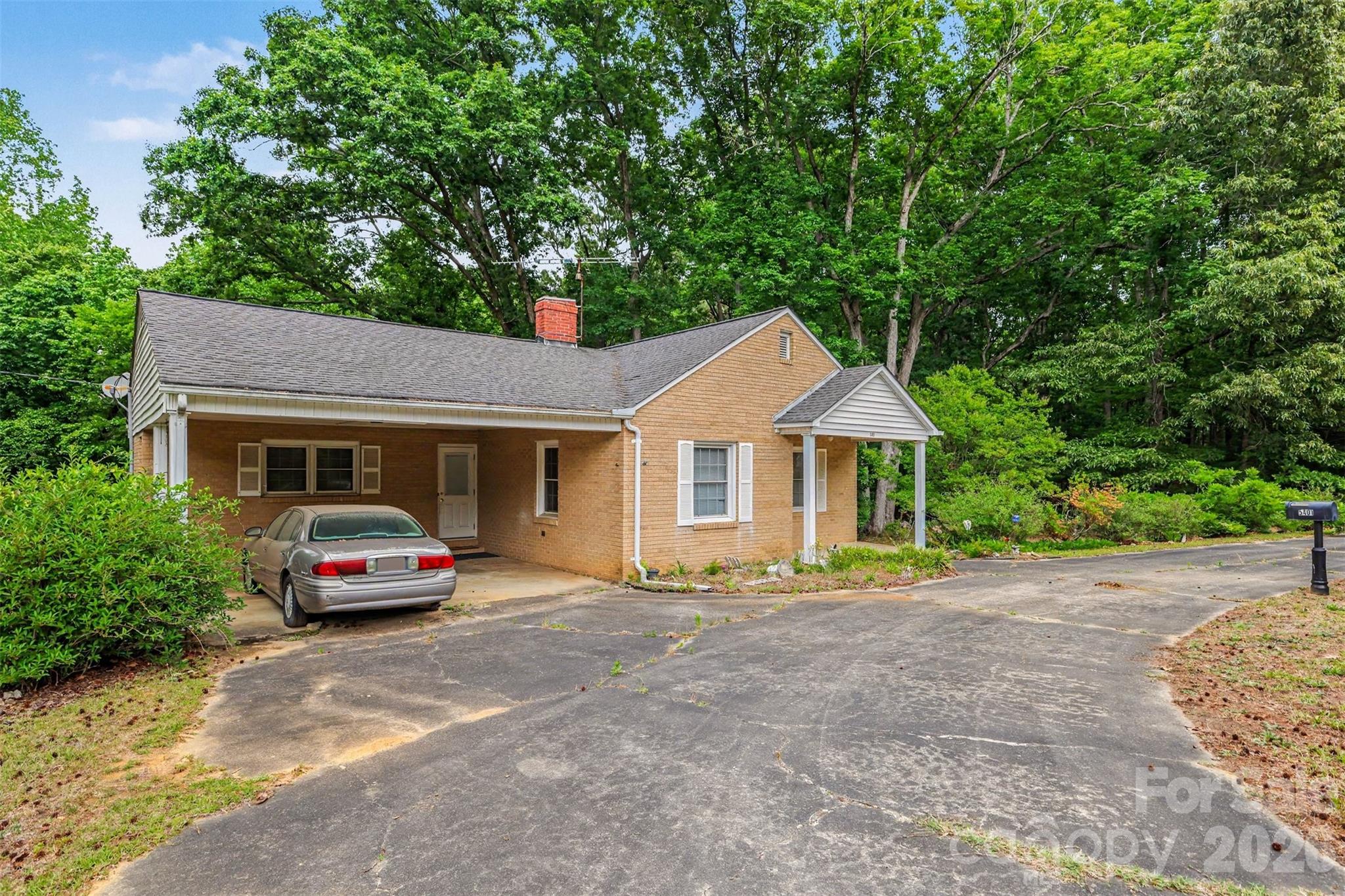 5401 Flat Creek Road Property Photo 3