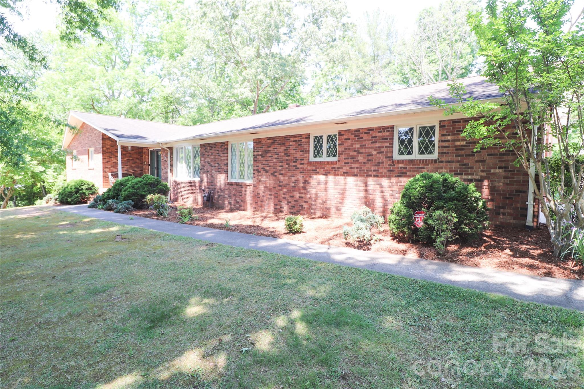 112 Forest Avenue Property Photo 3