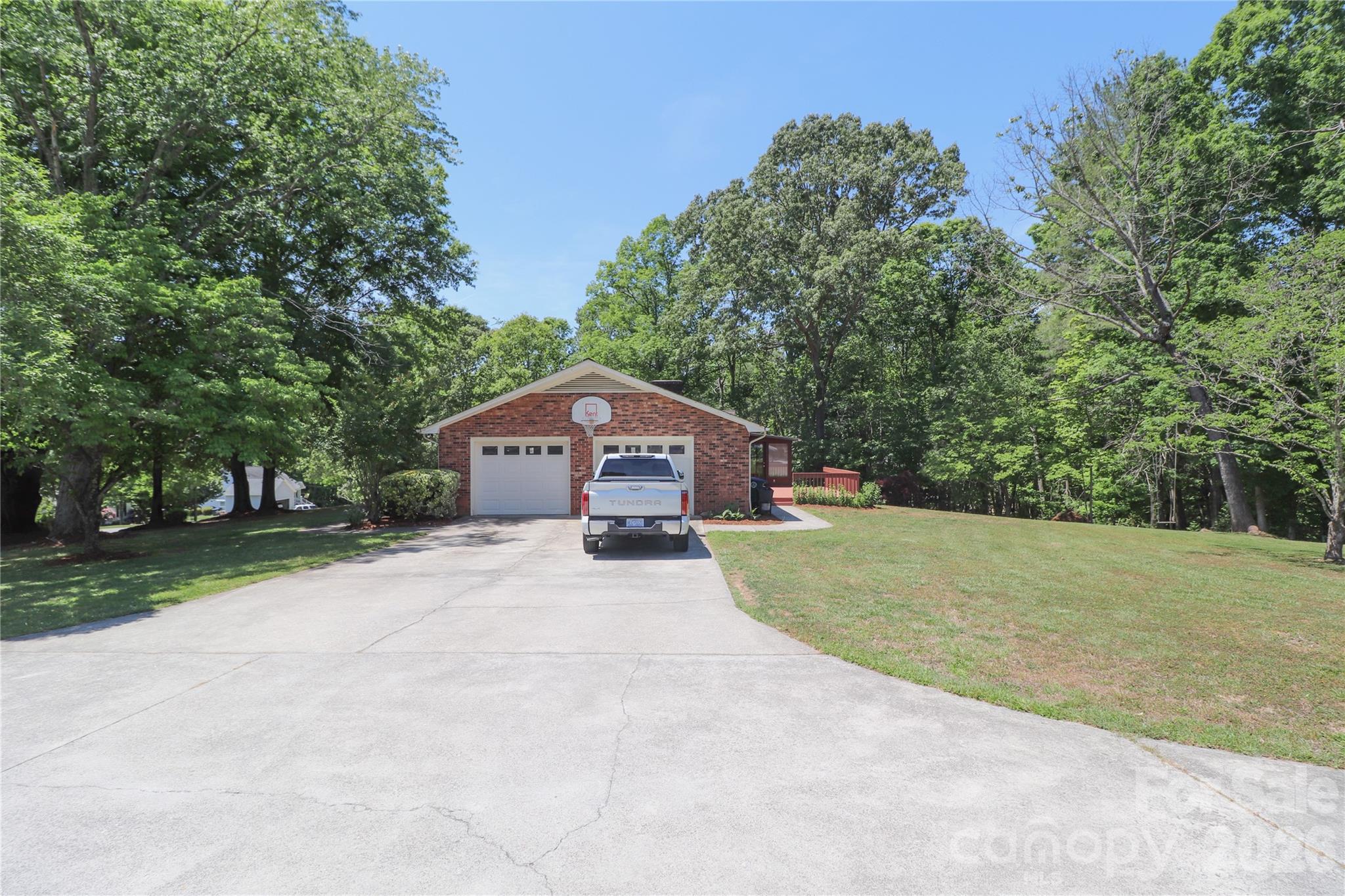 112 Forest Avenue Property Photo 5