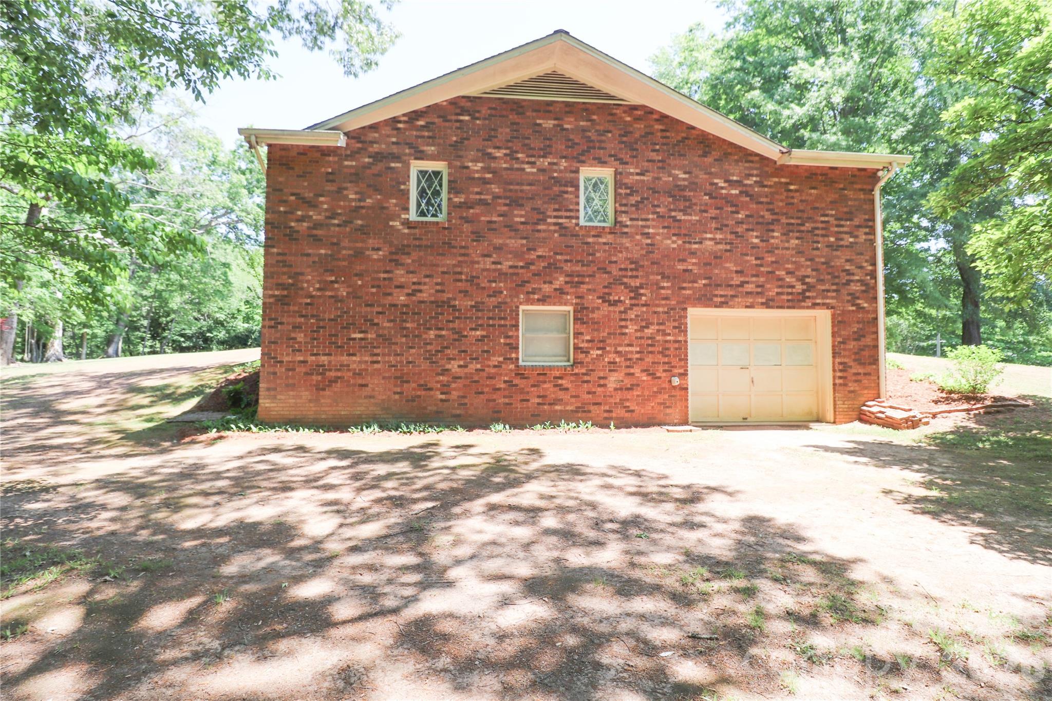 112 Forest Avenue Property Photo 9