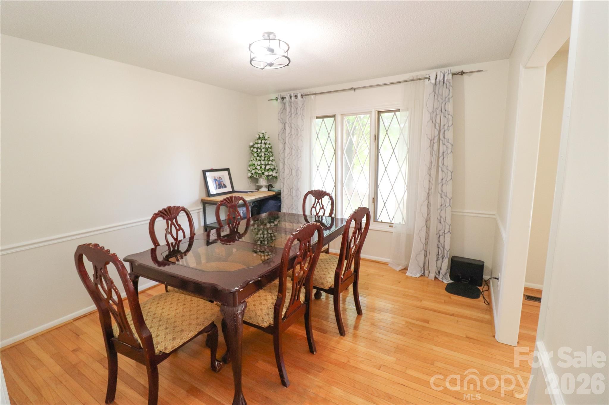 112 Forest Avenue Property Photo 18