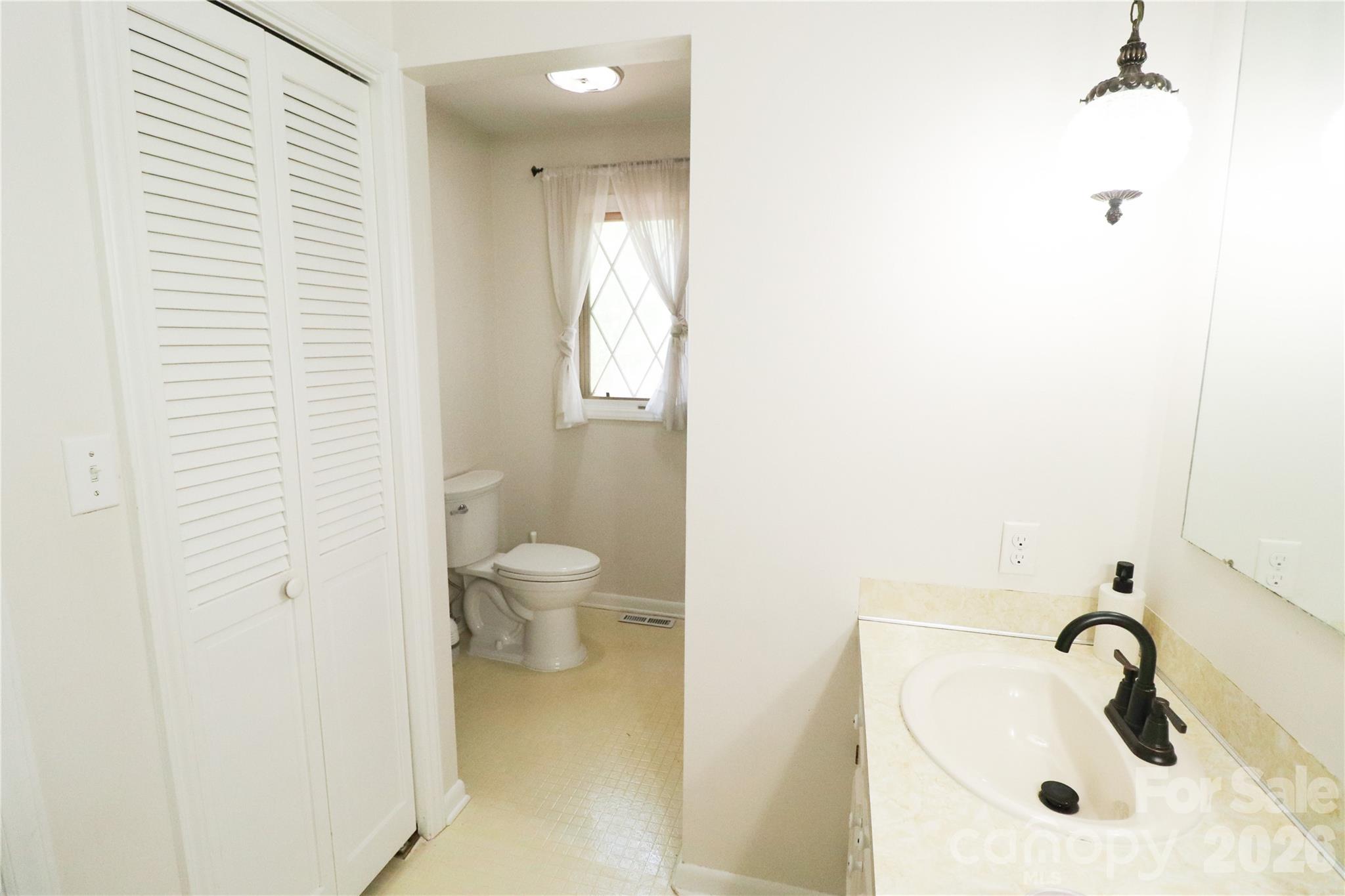 112 Forest Avenue Property Photo 31