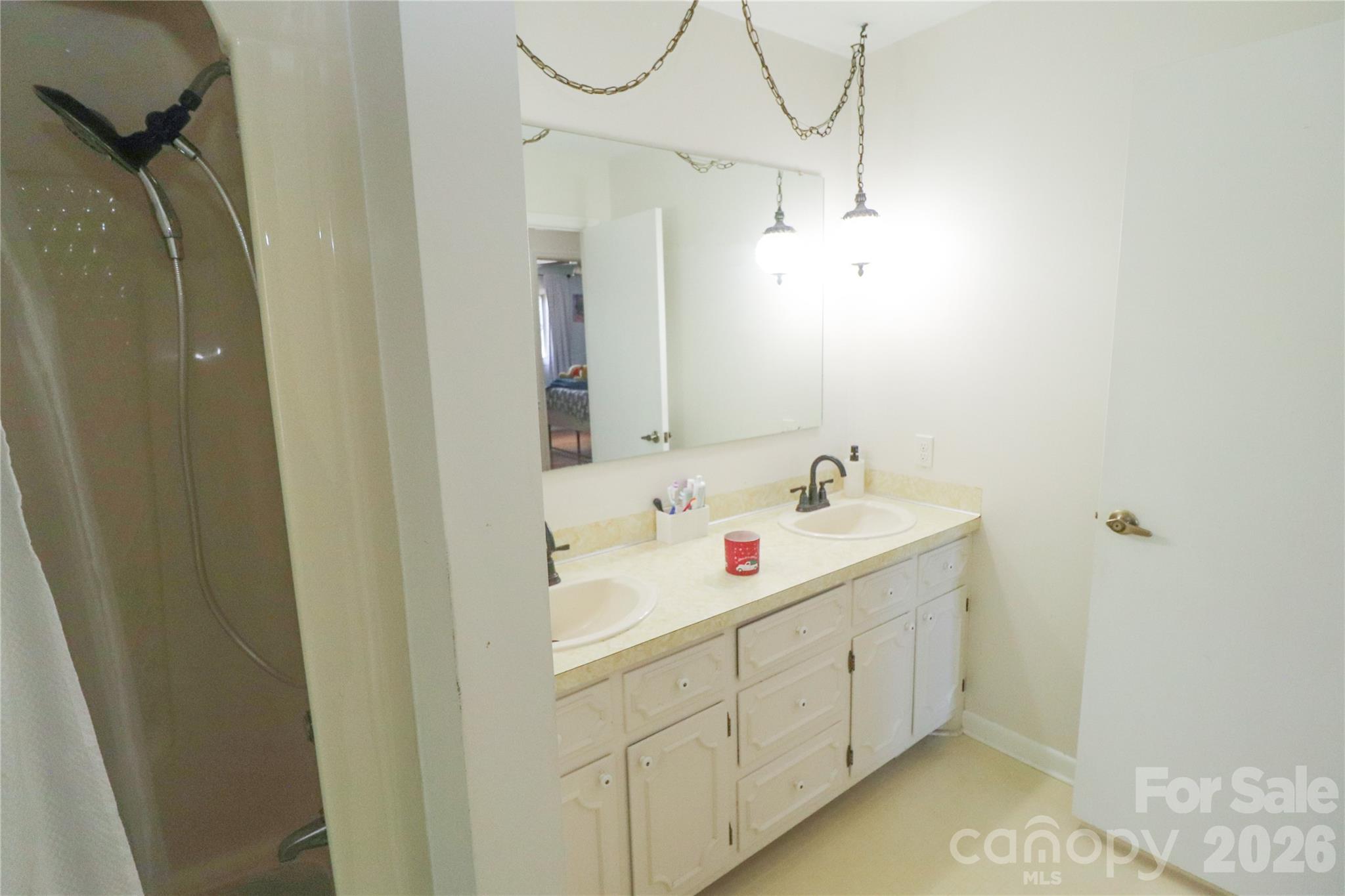112 Forest Avenue Property Photo 32