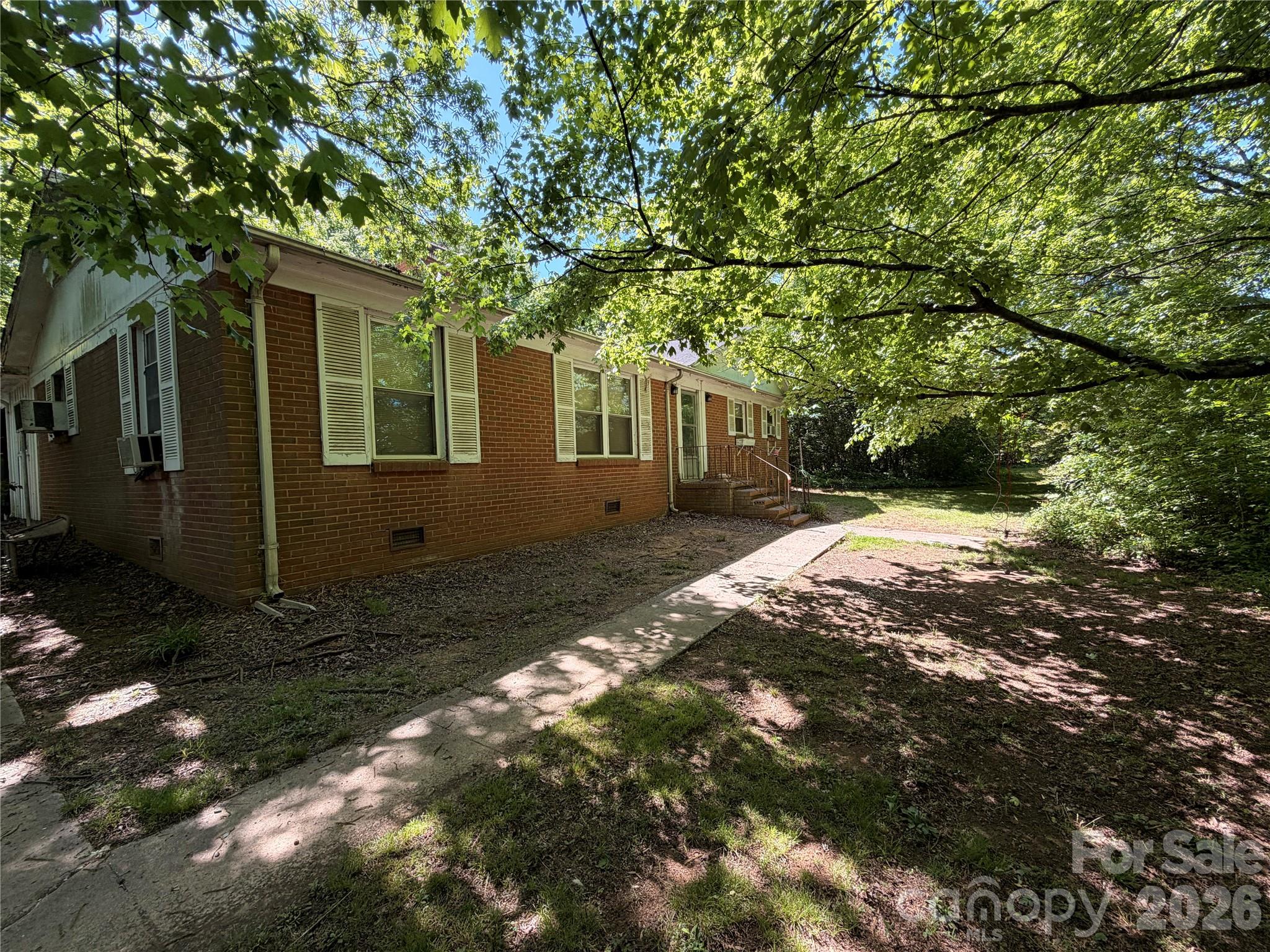 7000 Ridge Lane Road Property Photo 1