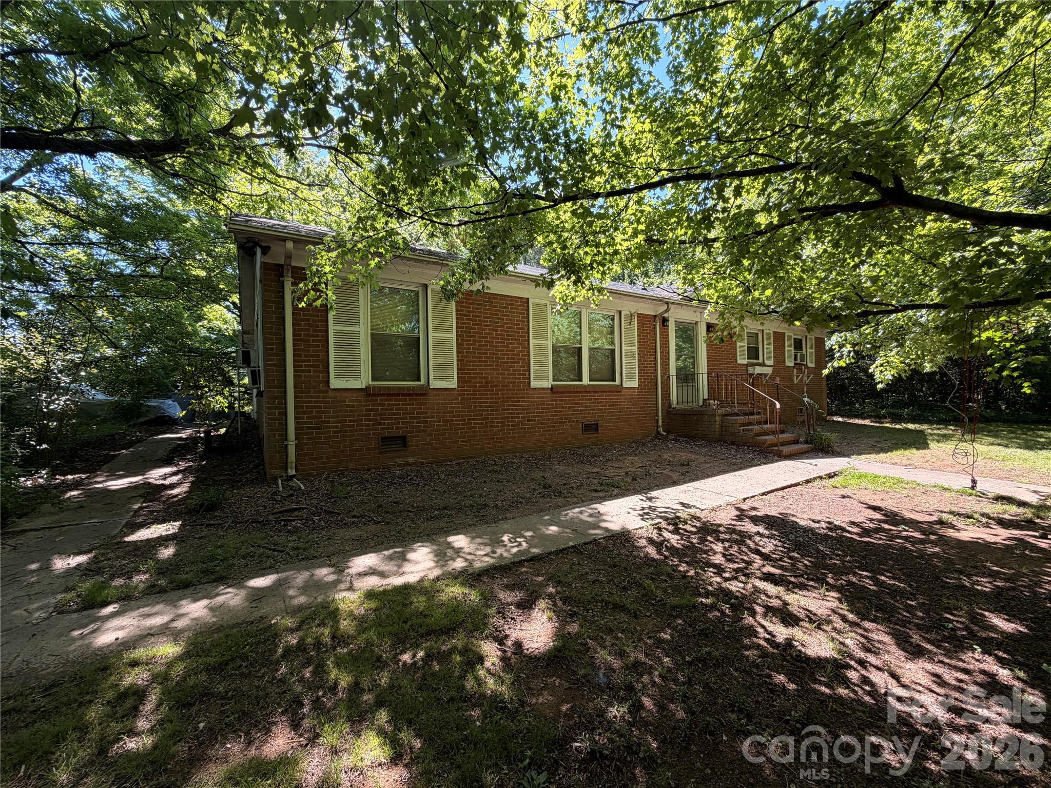 7000 Ridge Lane Road Property Photo 2