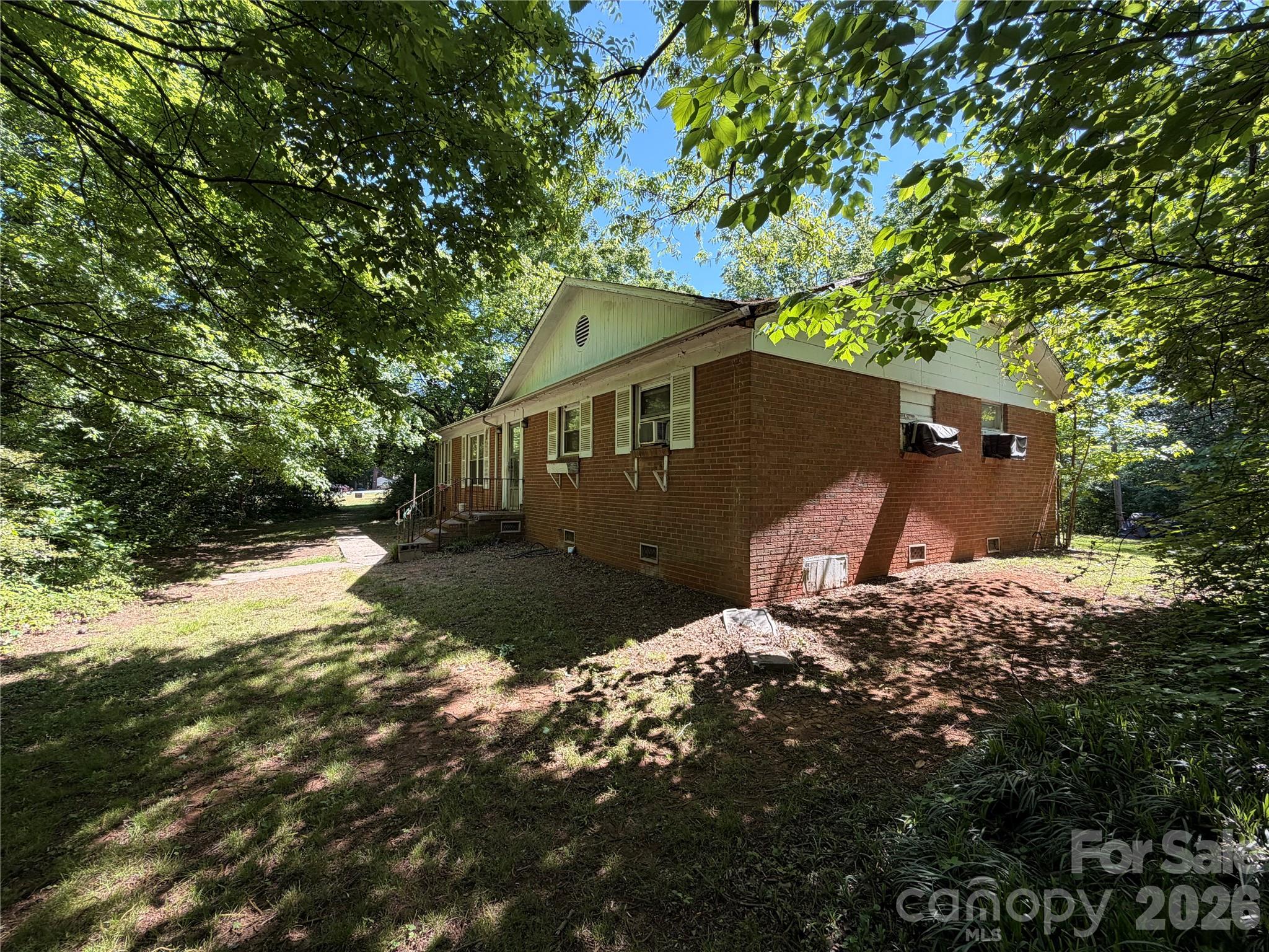 7000 Ridge Lane Road Property Photo 3