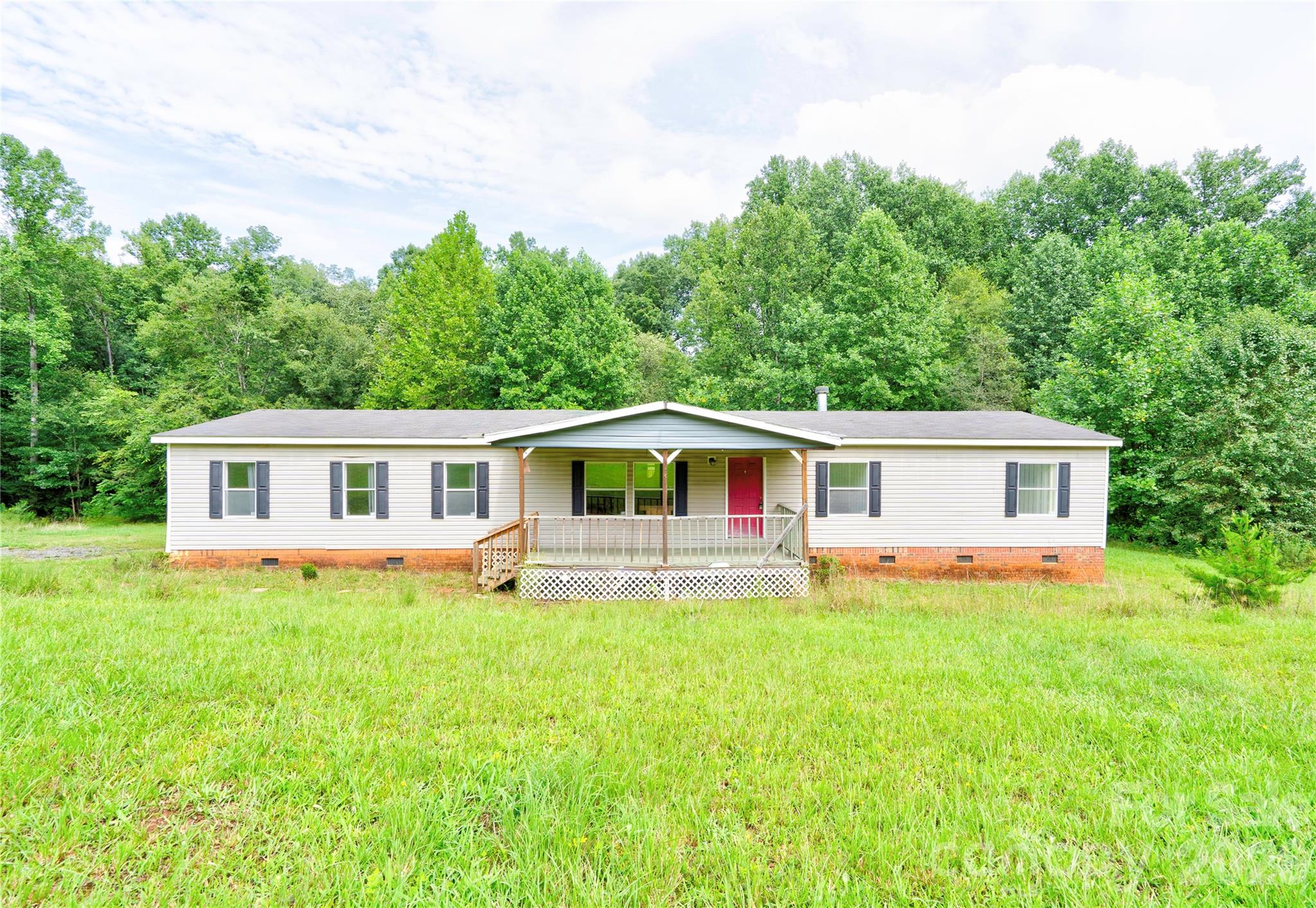 136 Foxhill Drive Property Photo 1