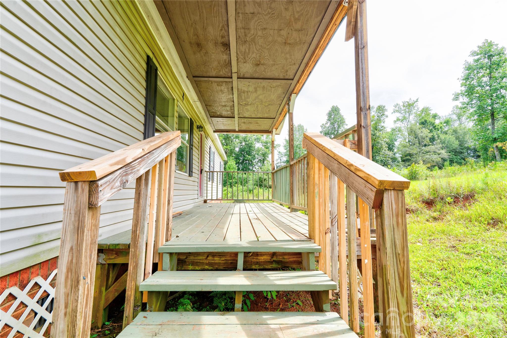 136 Foxhill Drive Property Photo 3