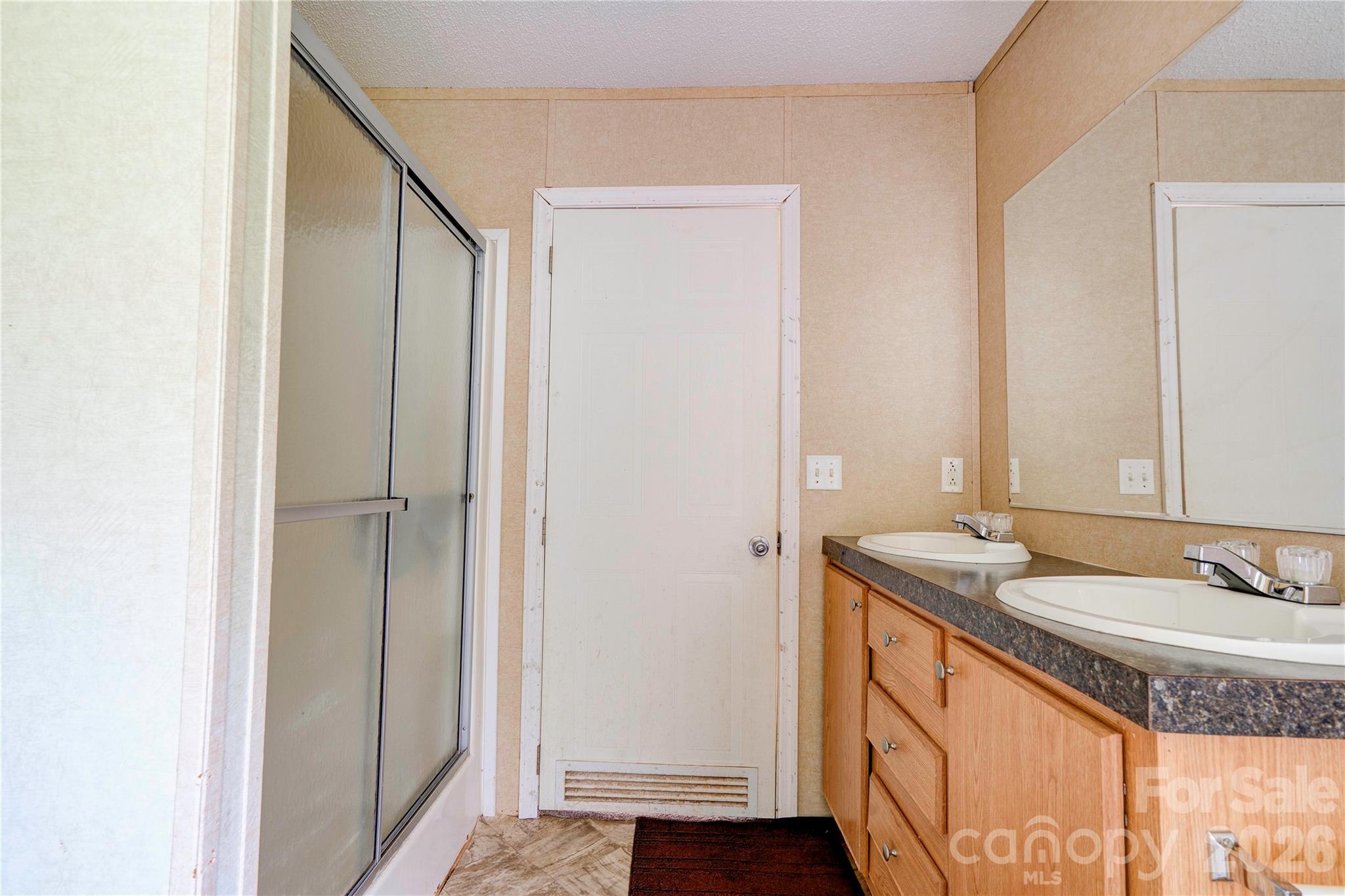 136 Foxhill Drive Property Photo 17