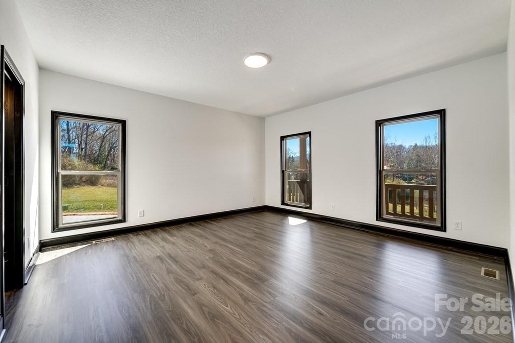 50 Fairview Street Property Photo 23