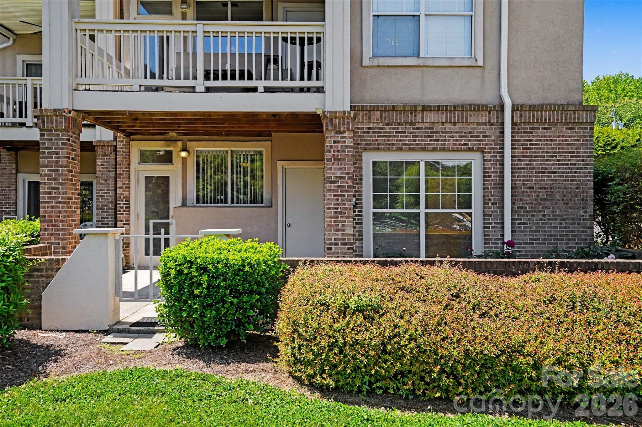 104 Pier 33 Drive 301 Property Photo 4