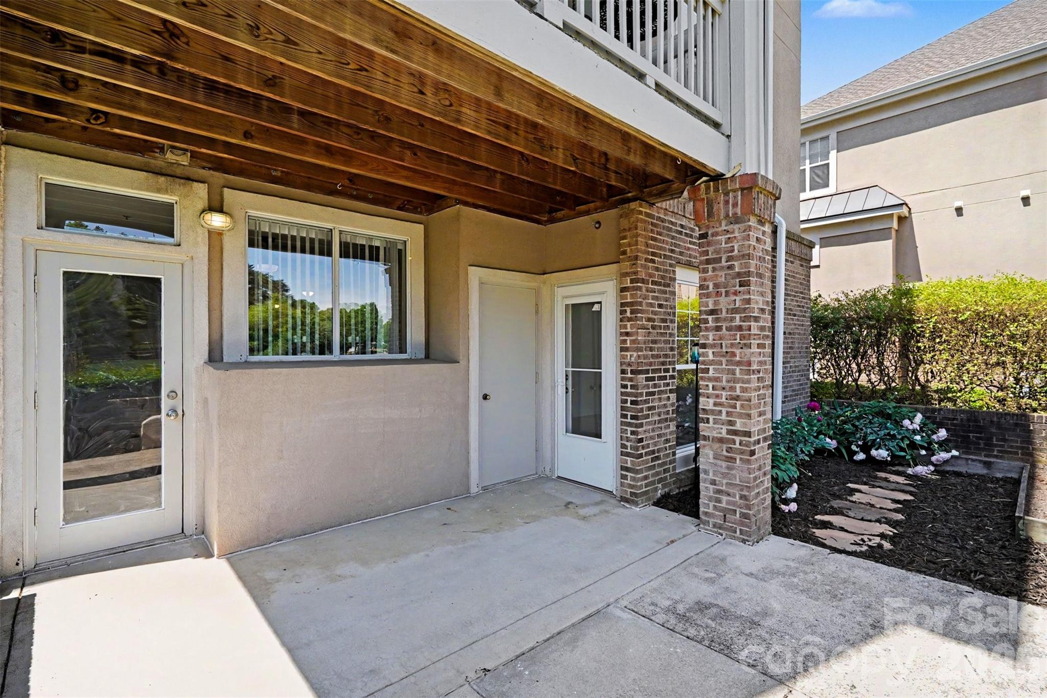 104 Pier 33 Drive 301 Property Photo 7