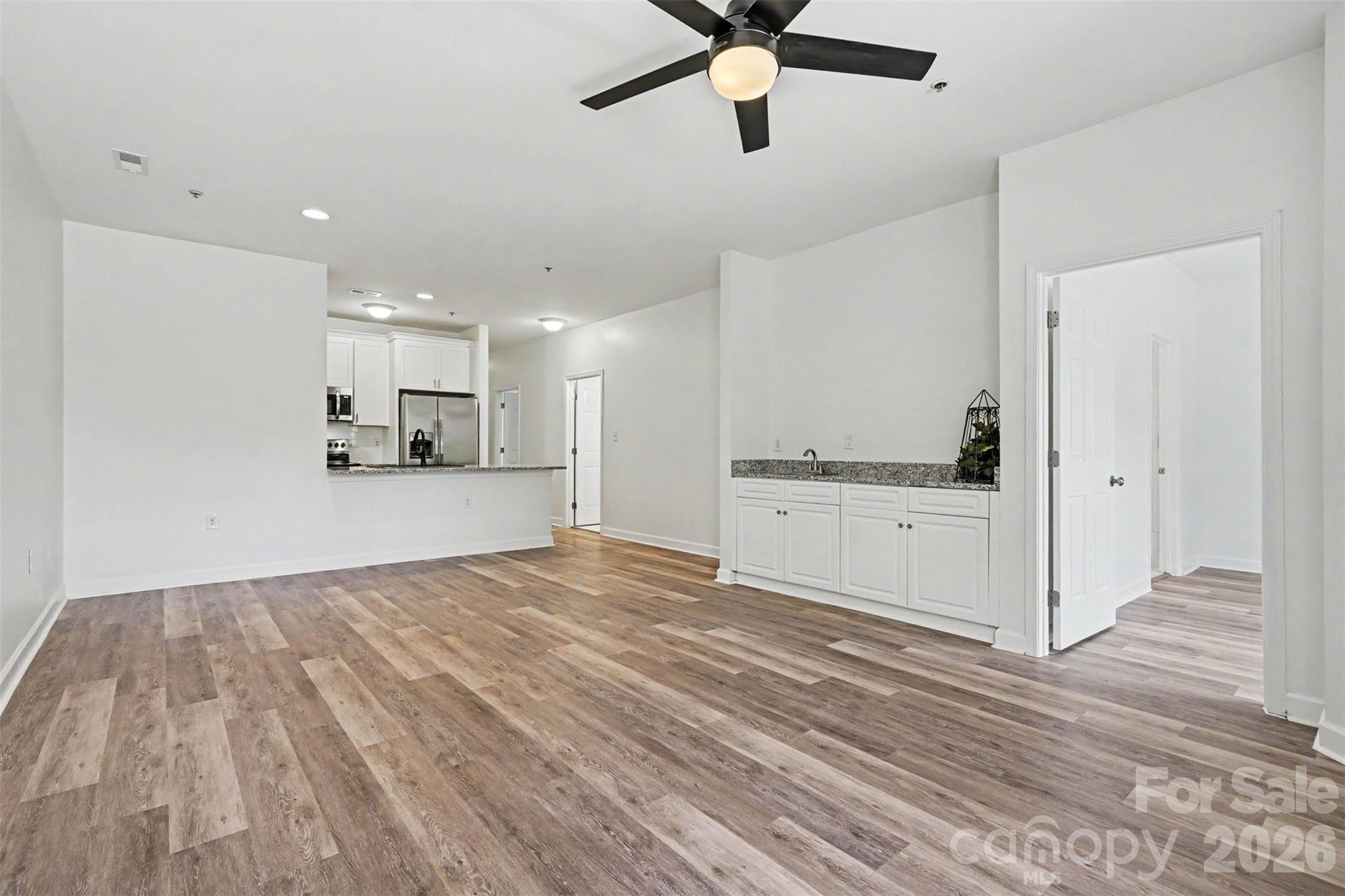 104 Pier 33 Drive 301 Property Photo 11