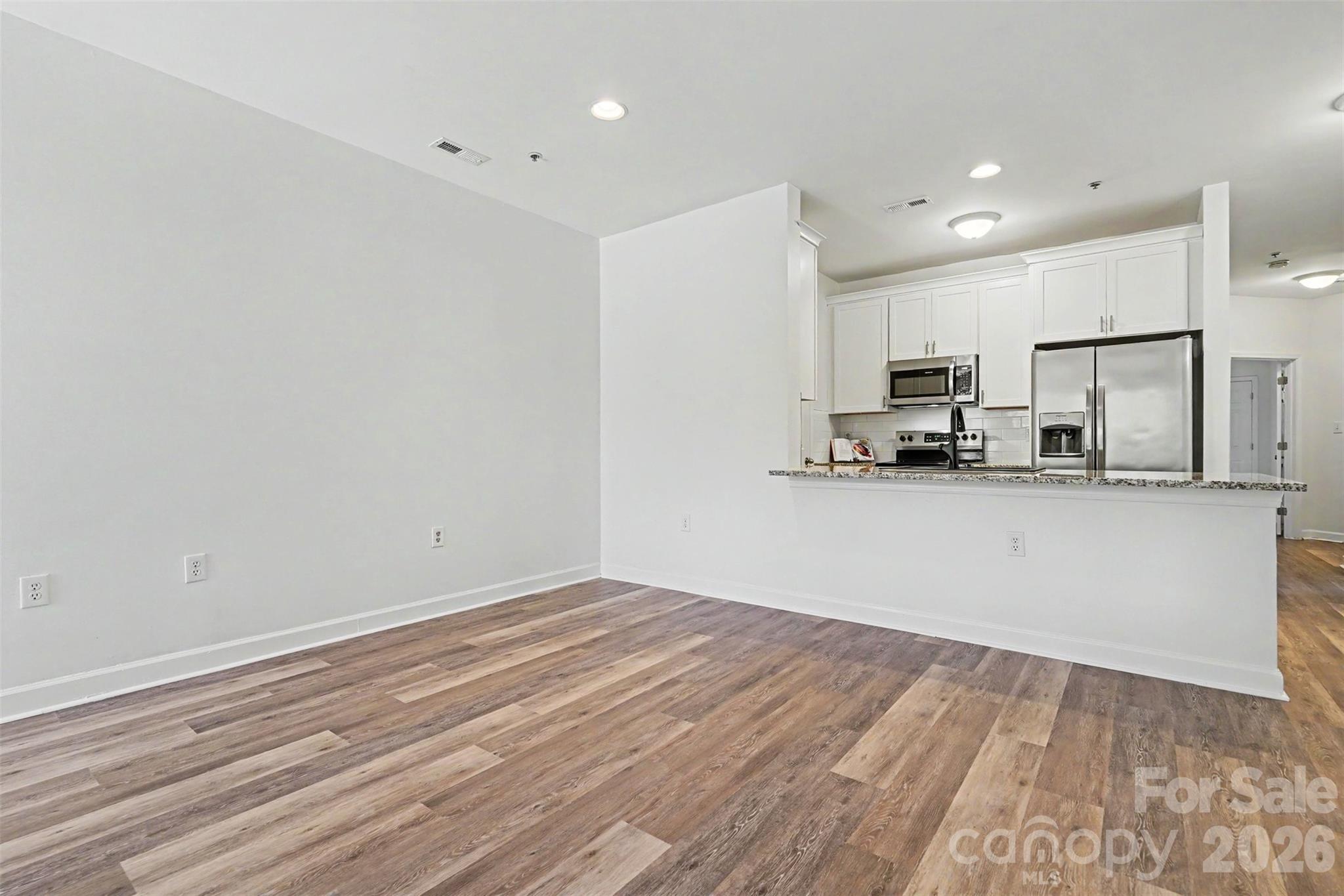 104 Pier 33 Drive 301 Property Photo 12