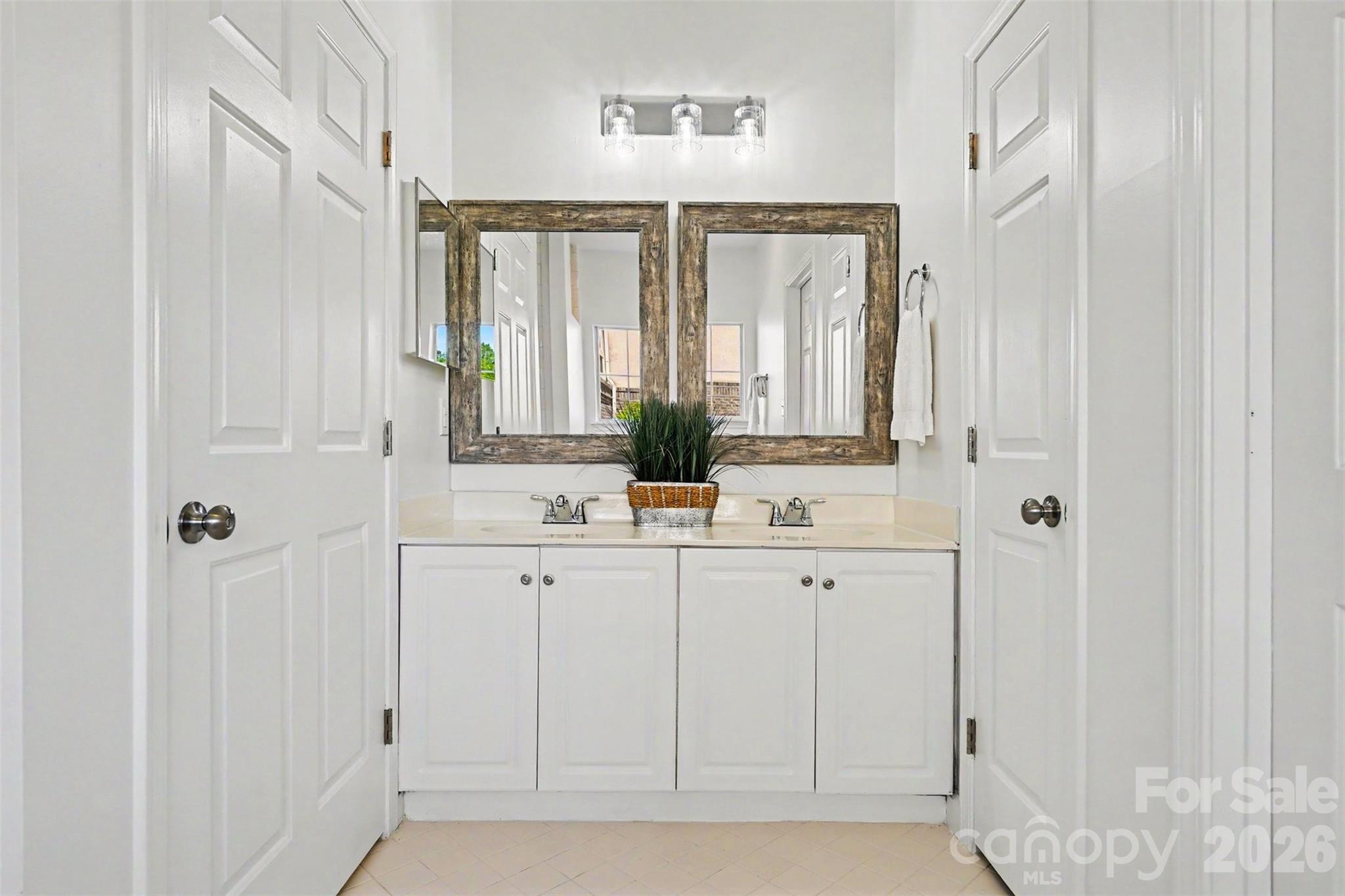 104 Pier 33 Drive 301 Property Photo 18