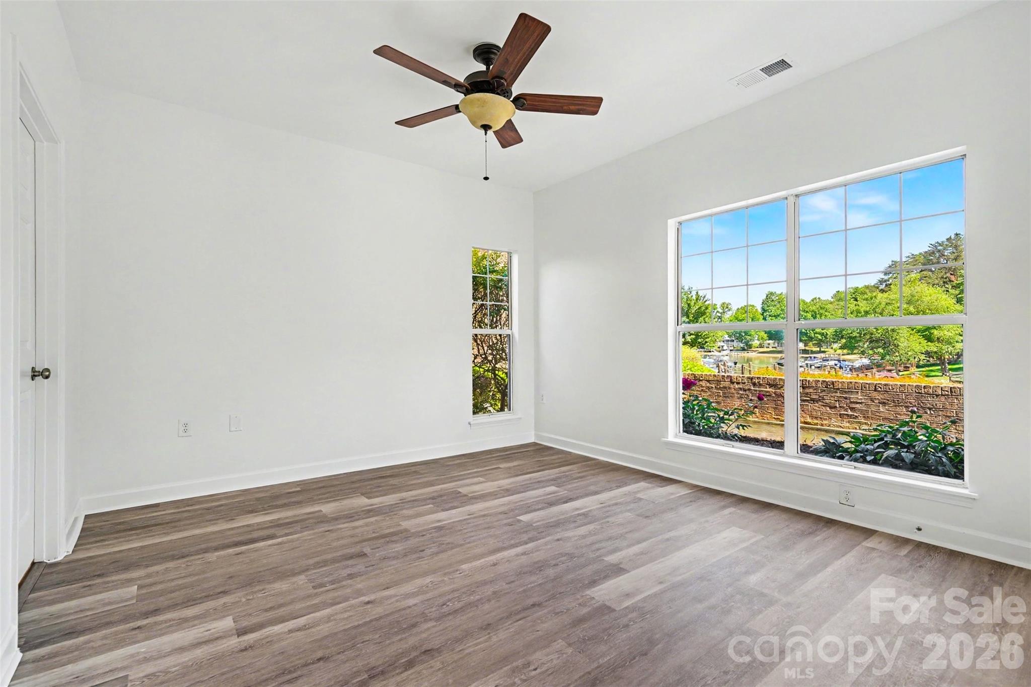 104 Pier 33 Drive 301 Property Photo 23