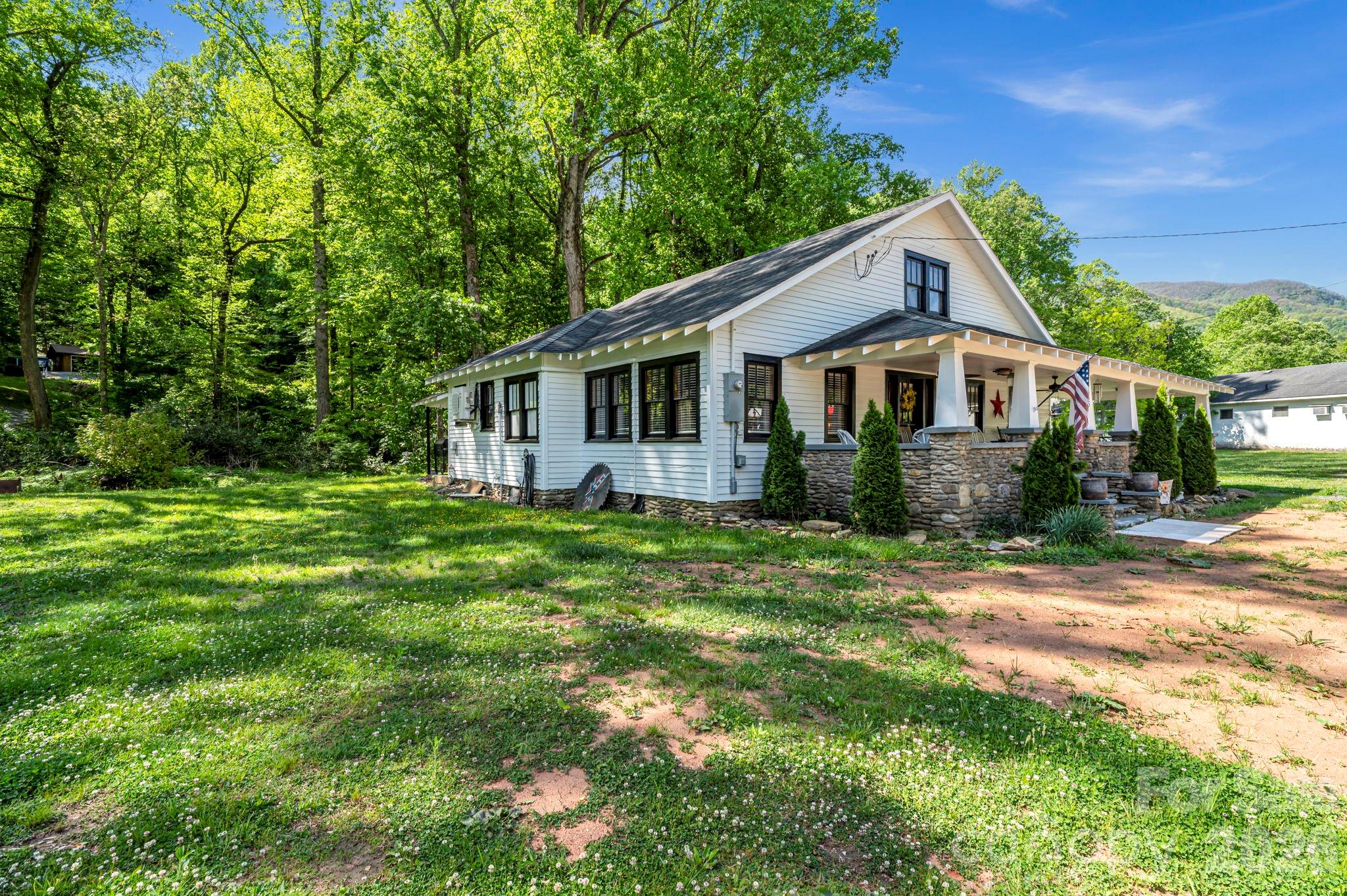 2355 Soco Road Property Photo 4