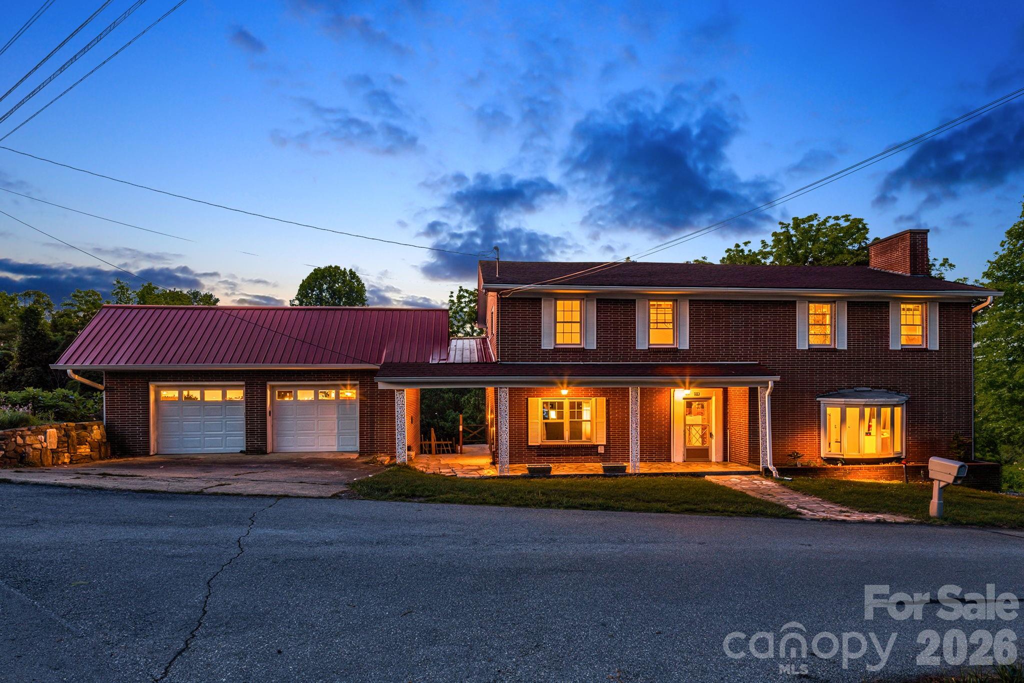 284 Chestnut Street Property Photo 2