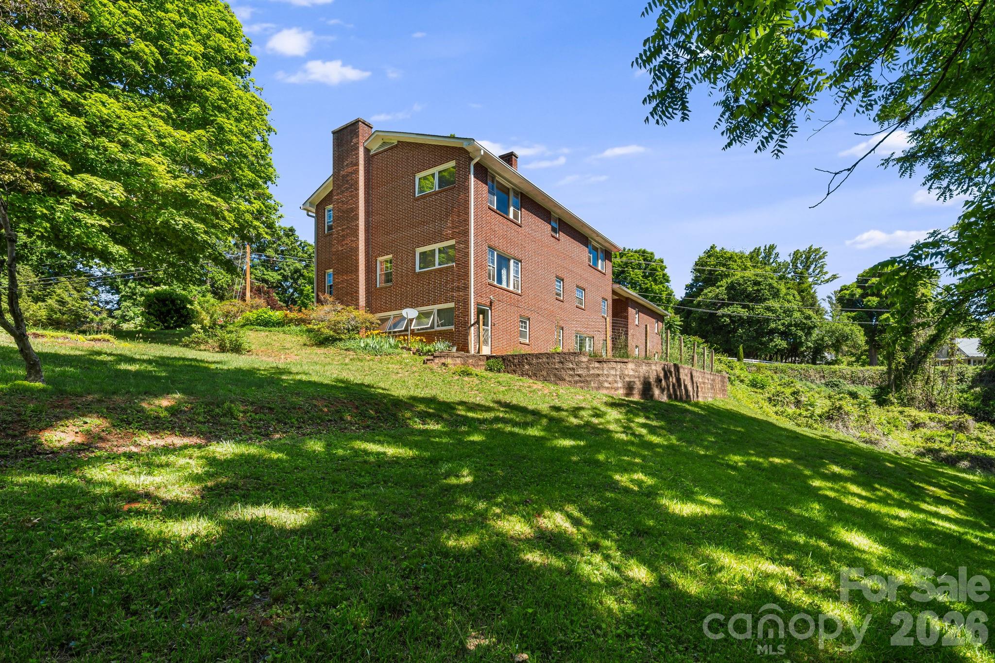 284 Chestnut Street Property Photo 3