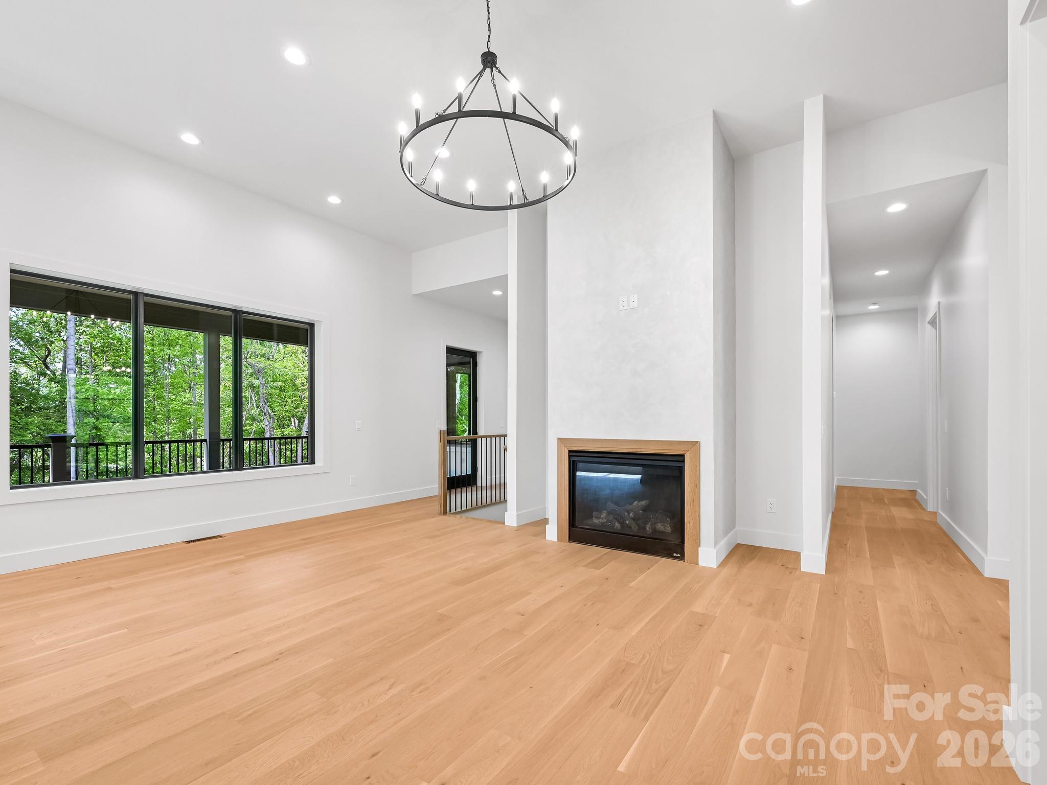 18 Erin Glen Court Property Photo 6