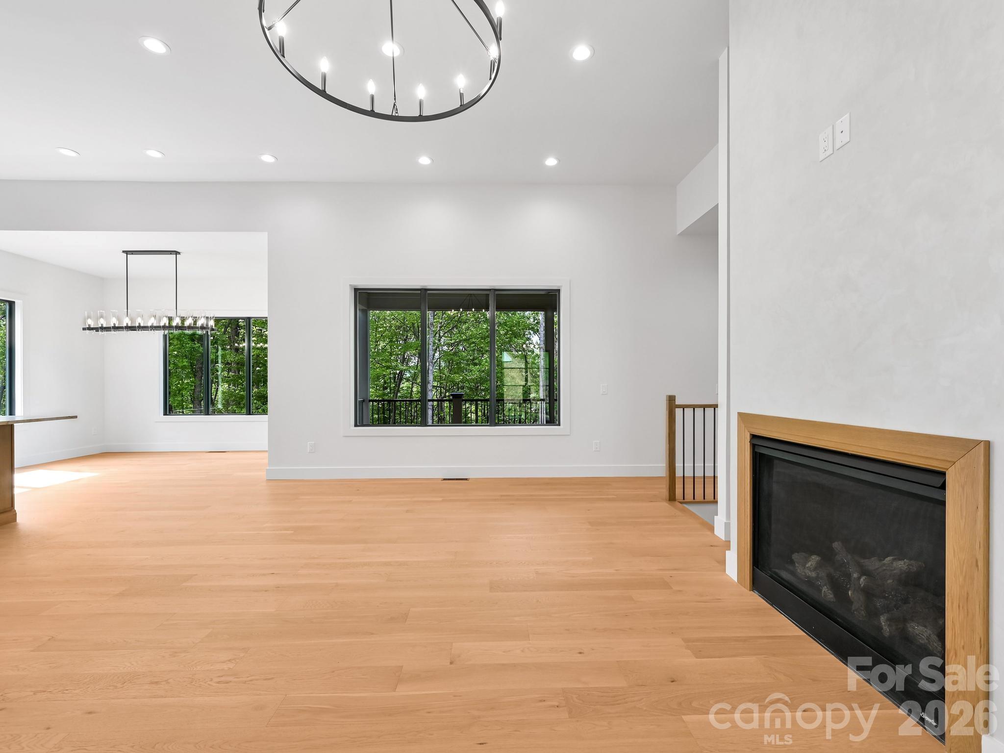 18 Erin Glen Court Property Photo 7