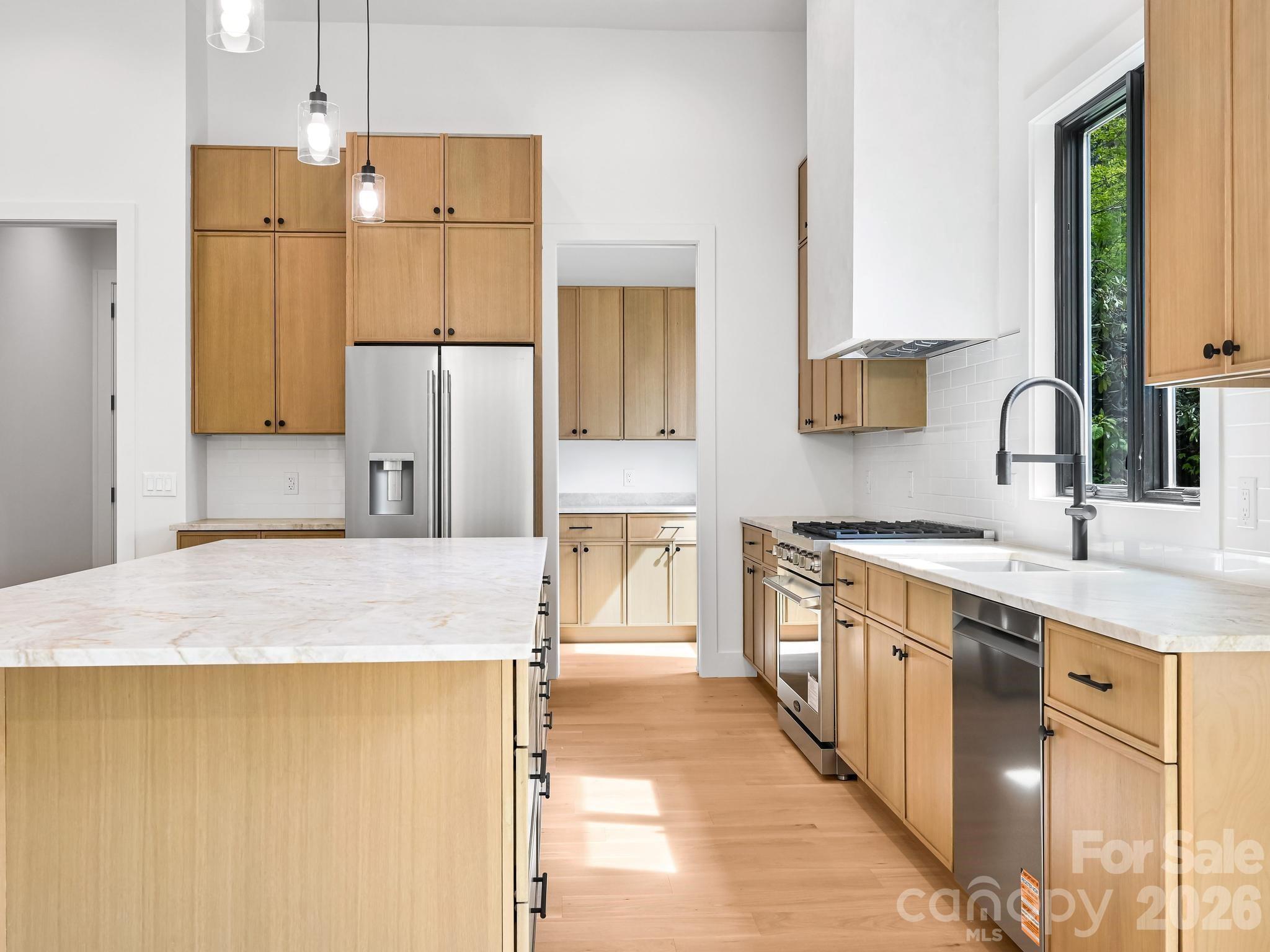 18 Erin Glen Court Property Photo 13