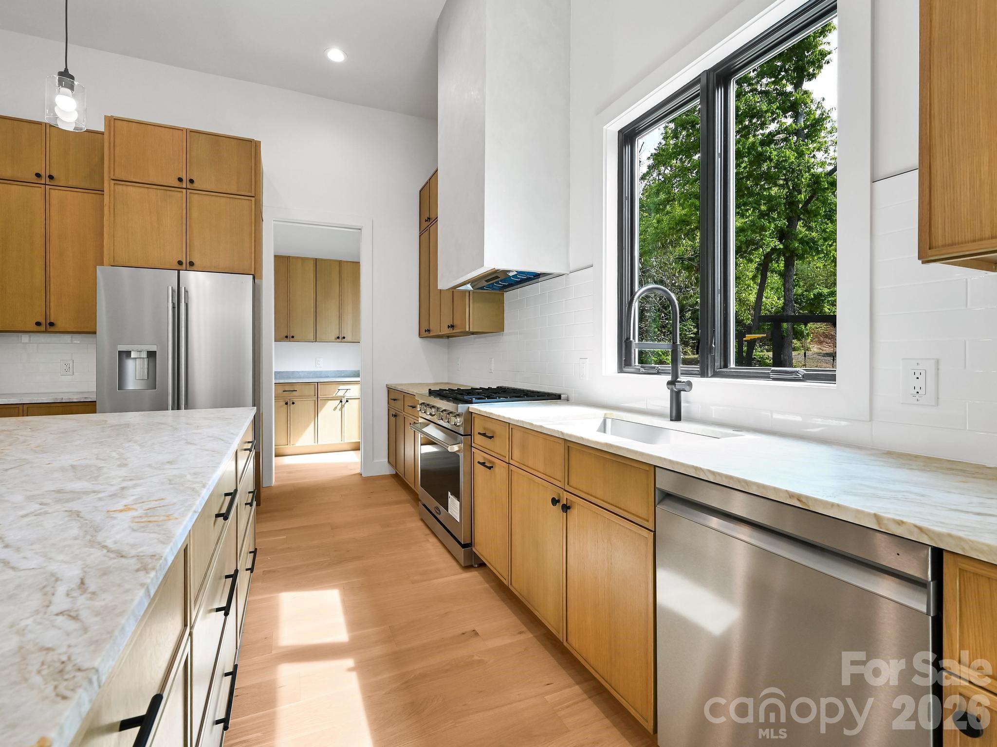 18 Erin Glen Court Property Photo 15