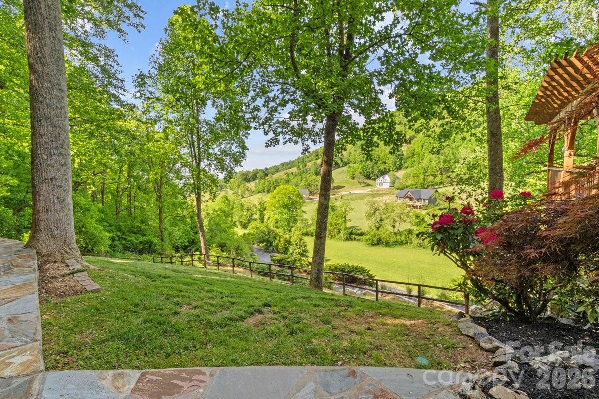 52 Mountain Park Drive Property Photo 9