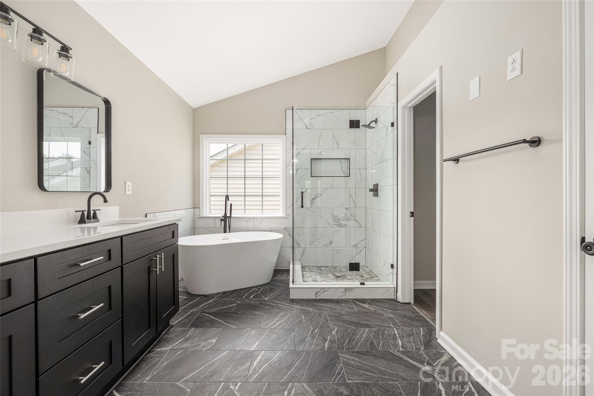 13834 Riding Hill Avenue Property Photo 3