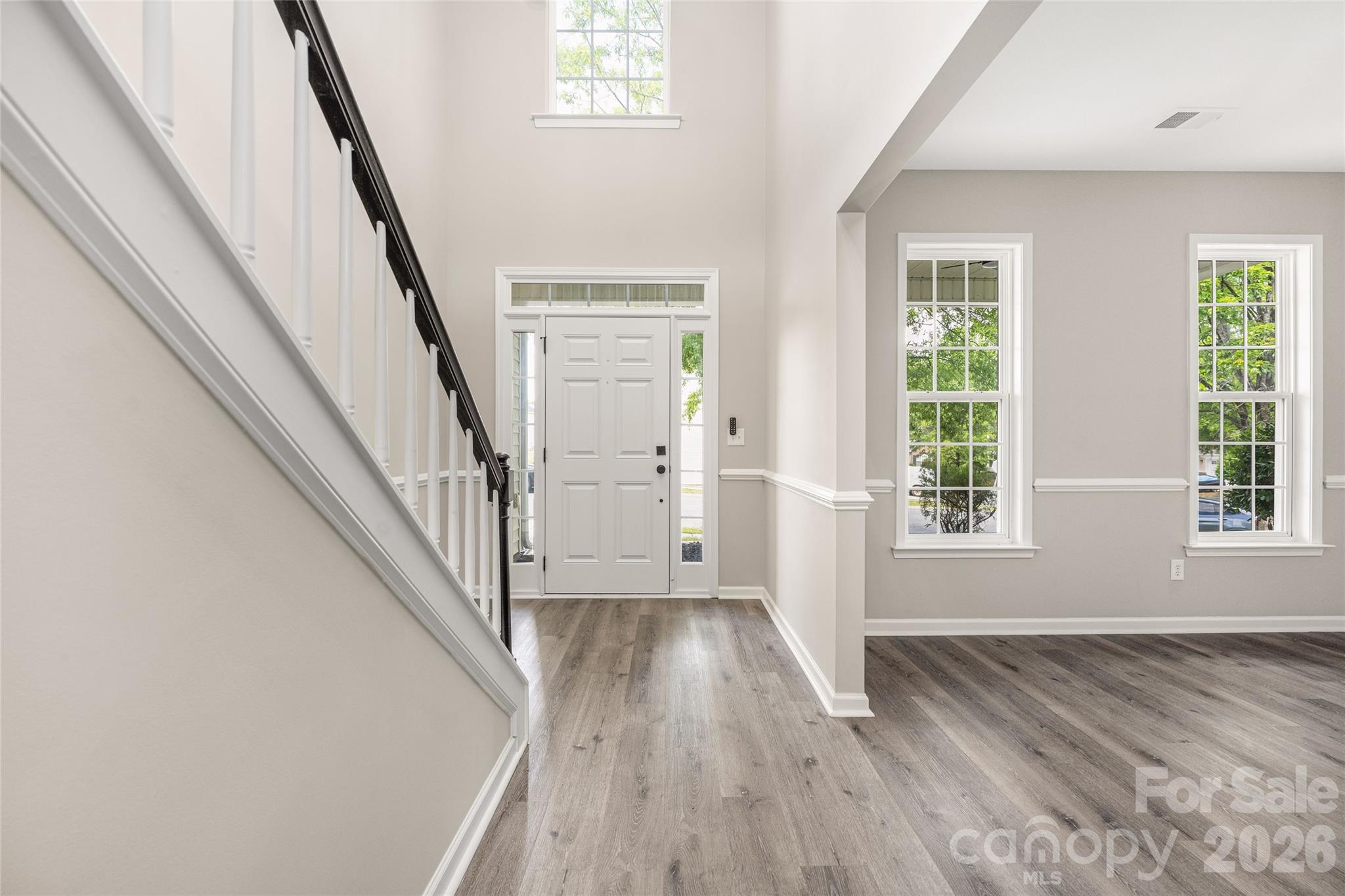 13834 Riding Hill Avenue Property Photo 6