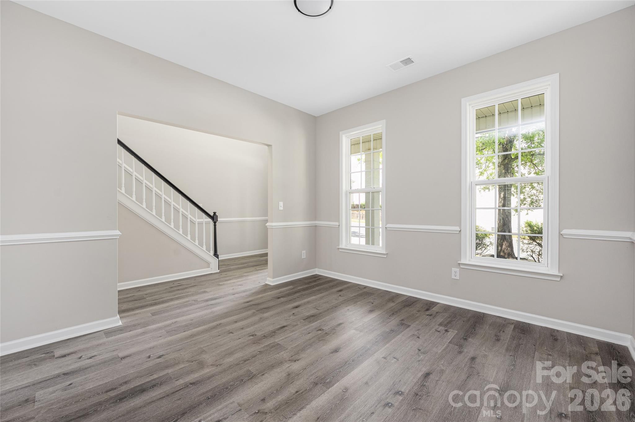 13834 Riding Hill Avenue Property Photo 8