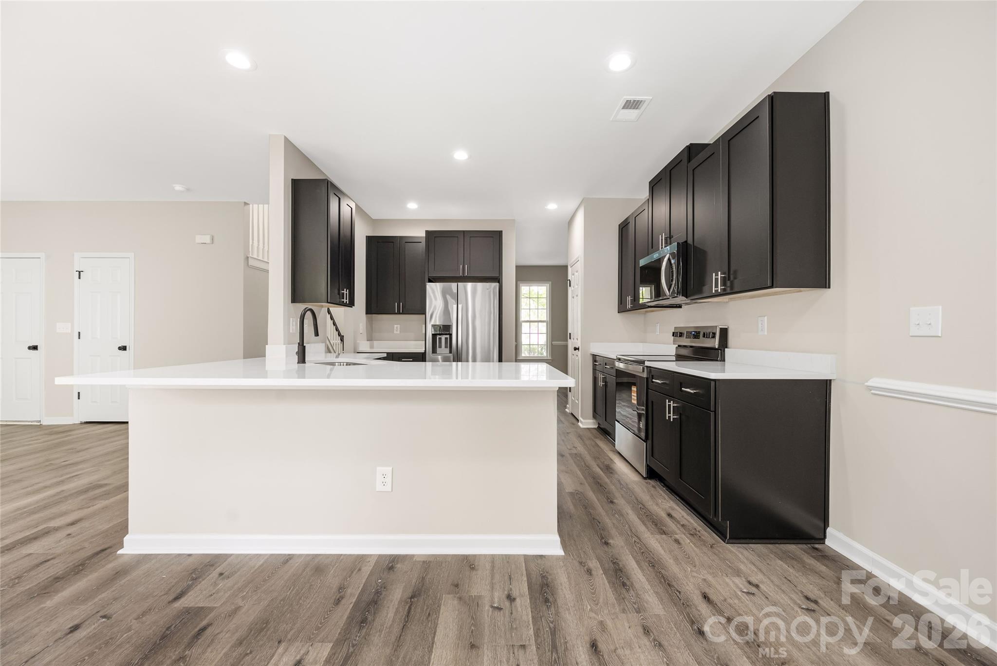 13834 Riding Hill Avenue Property Photo 11
