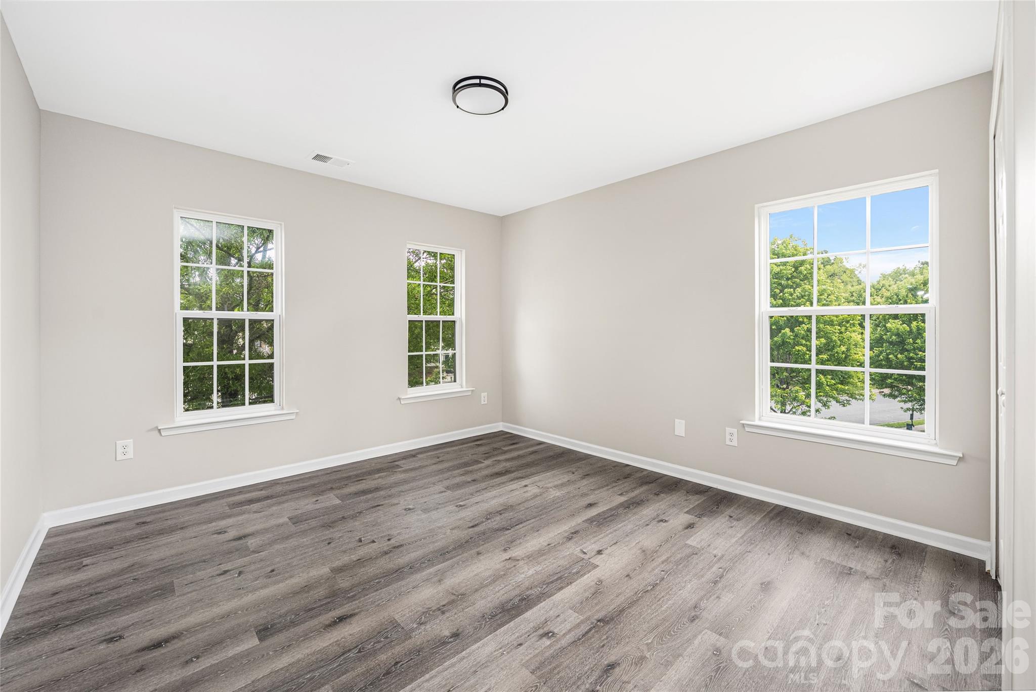 13834 Riding Hill Avenue Property Photo 37