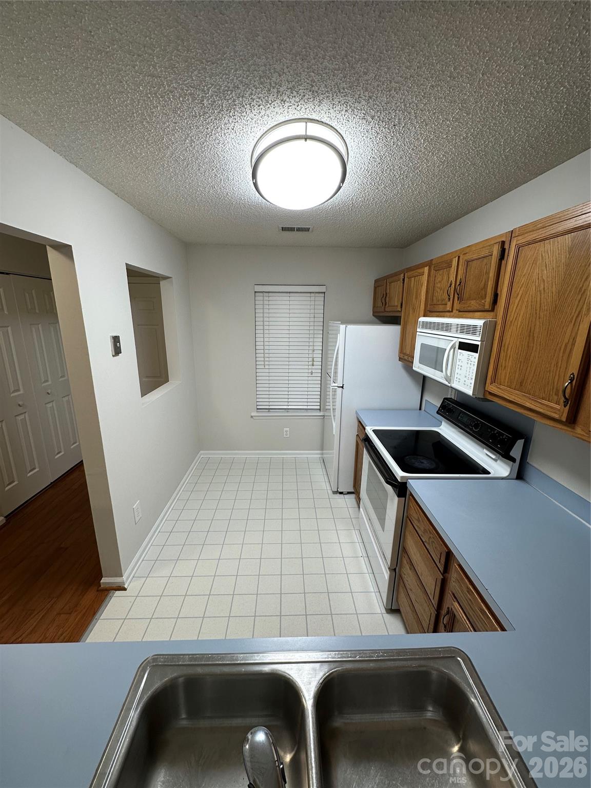 6311 Windsor Gate Lane Property Photo 8