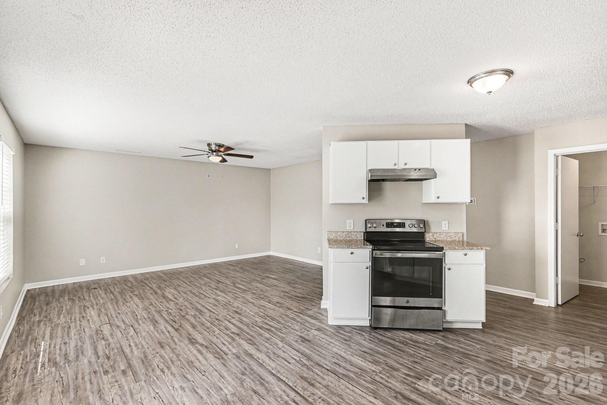 12425 Stowe Acres Drive Property Photo 6