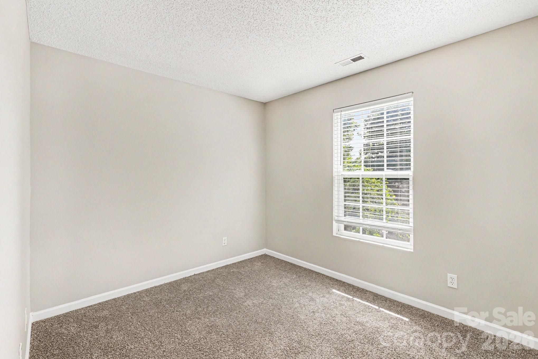 12425 Stowe Acres Drive Property Photo 9