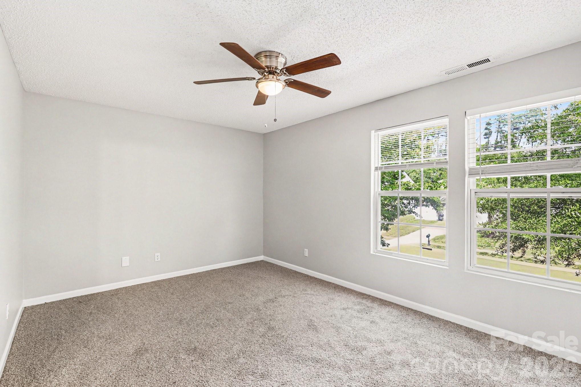 12425 Stowe Acres Drive Property Photo 11