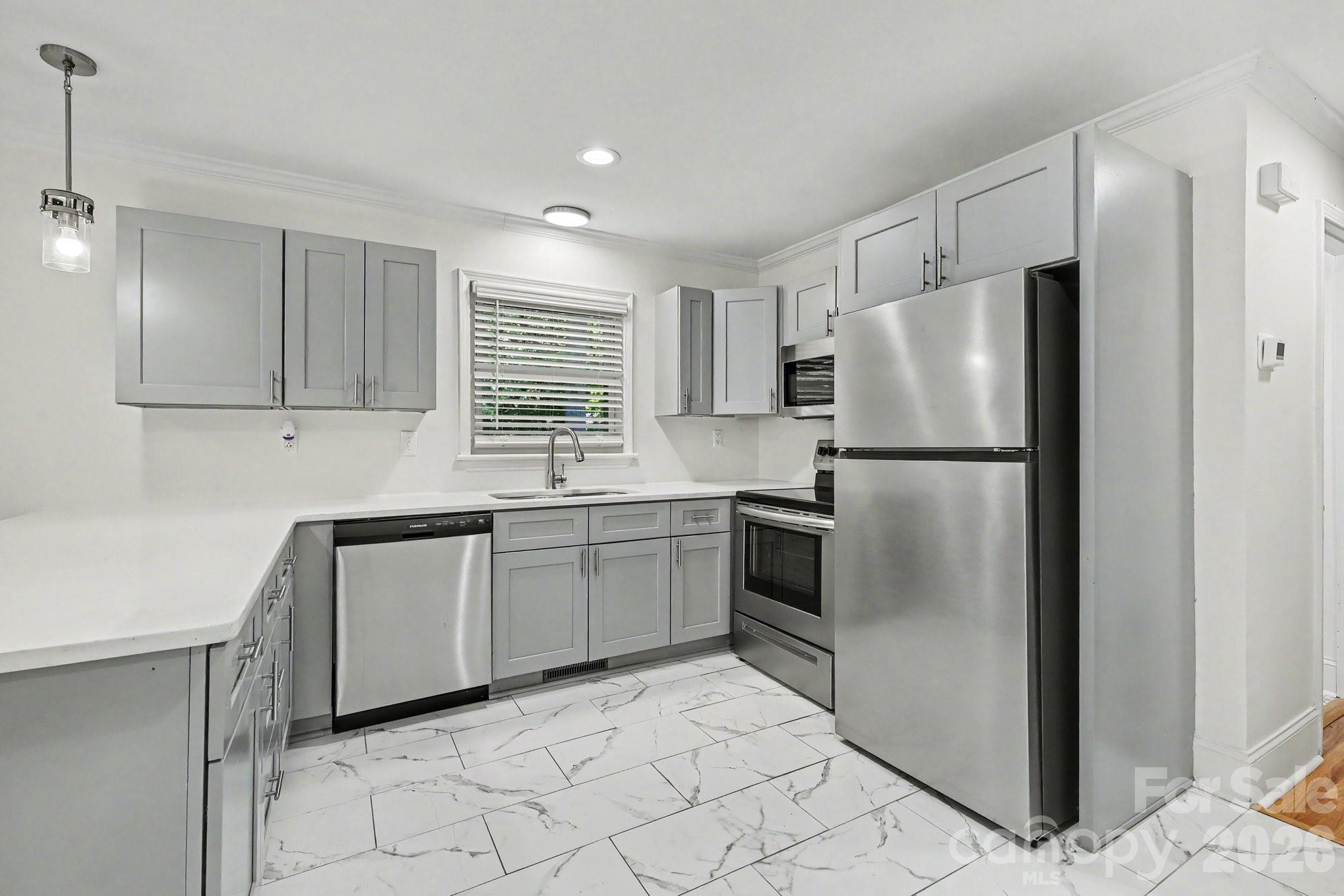 676 Sedgefield Street Property Photo 11