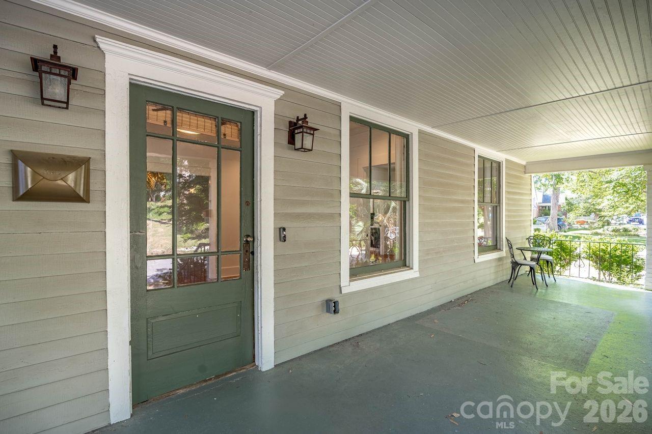 2418 Clark Street Property Photo 4