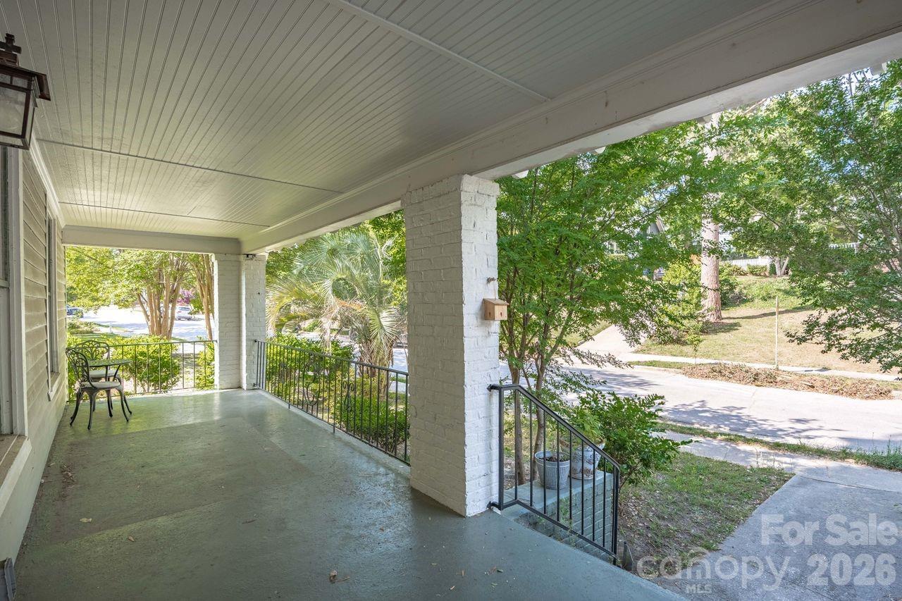 2418 Clark Street Property Photo 5