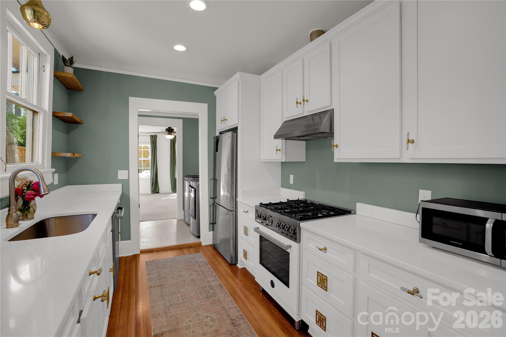 2418 Clark Street Property Photo 8