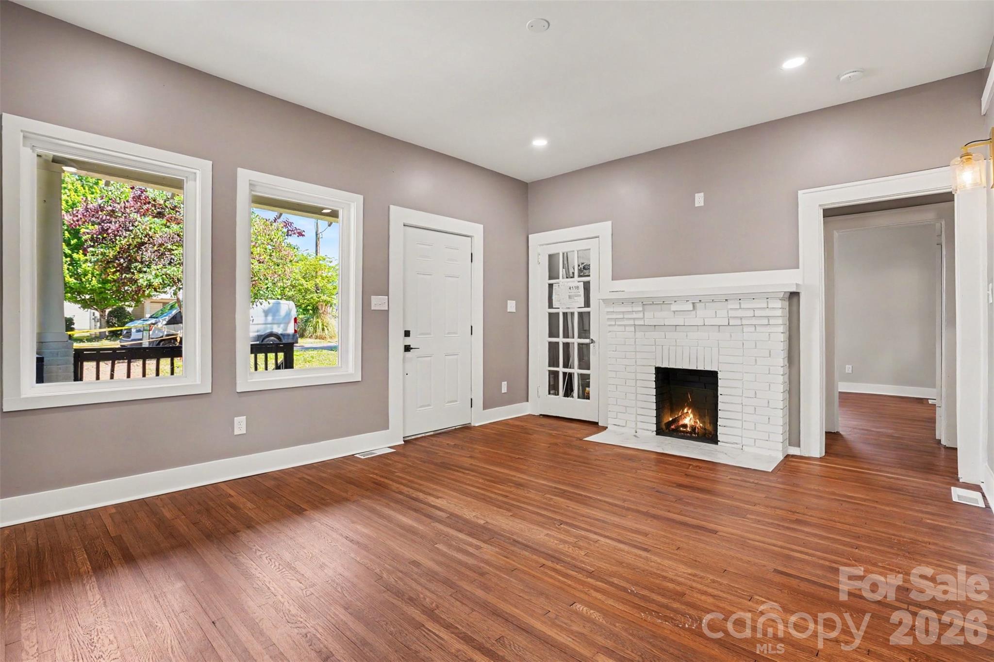 4118 Glory Street Property Photo 3
