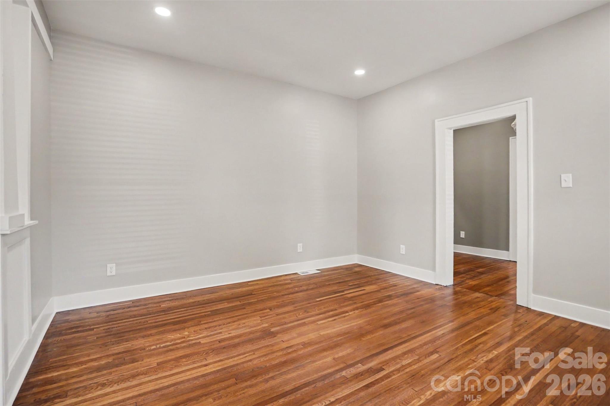 4118 Glory Street Property Photo 8