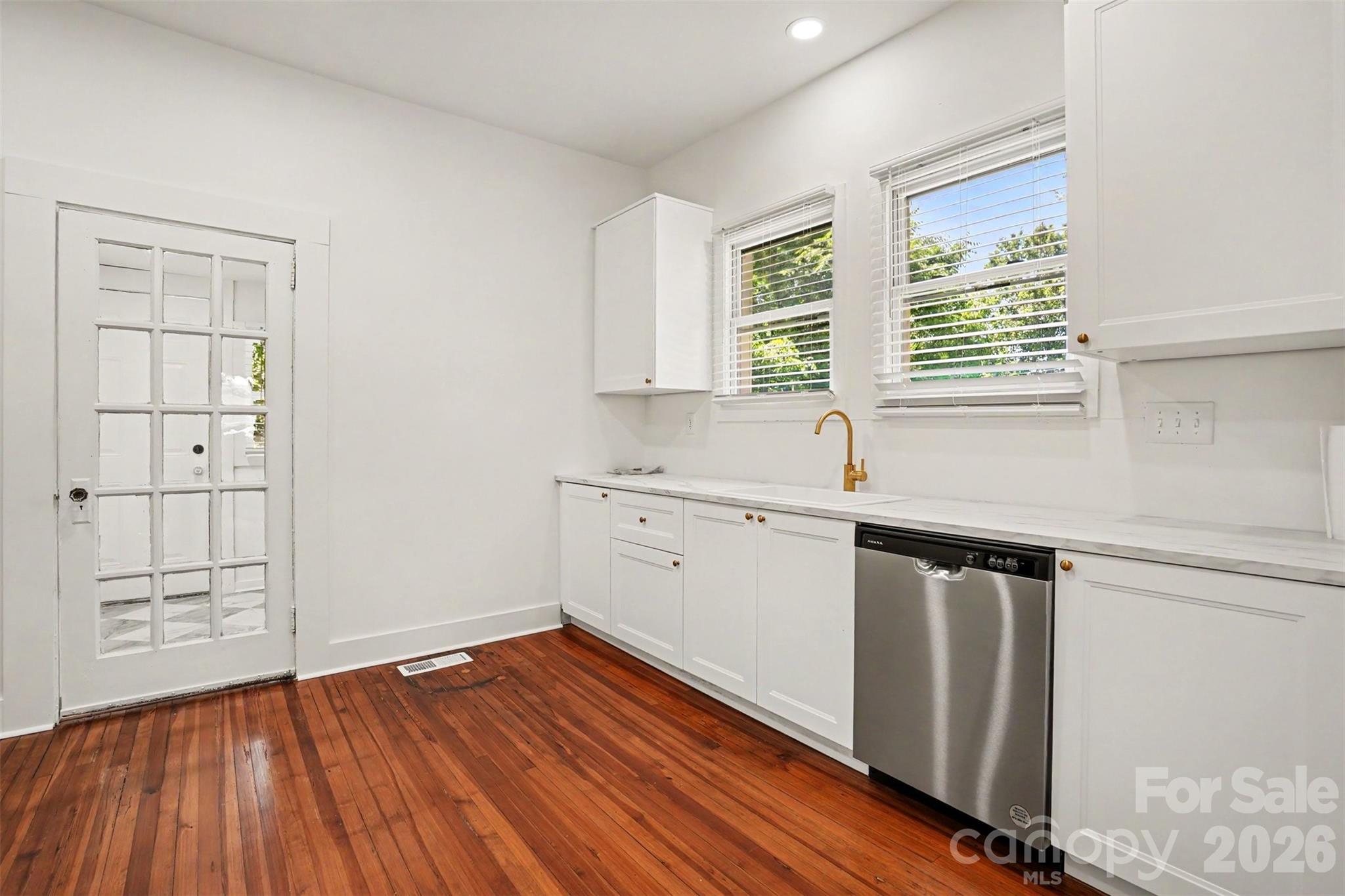 4118 Glory Street Property Photo 11