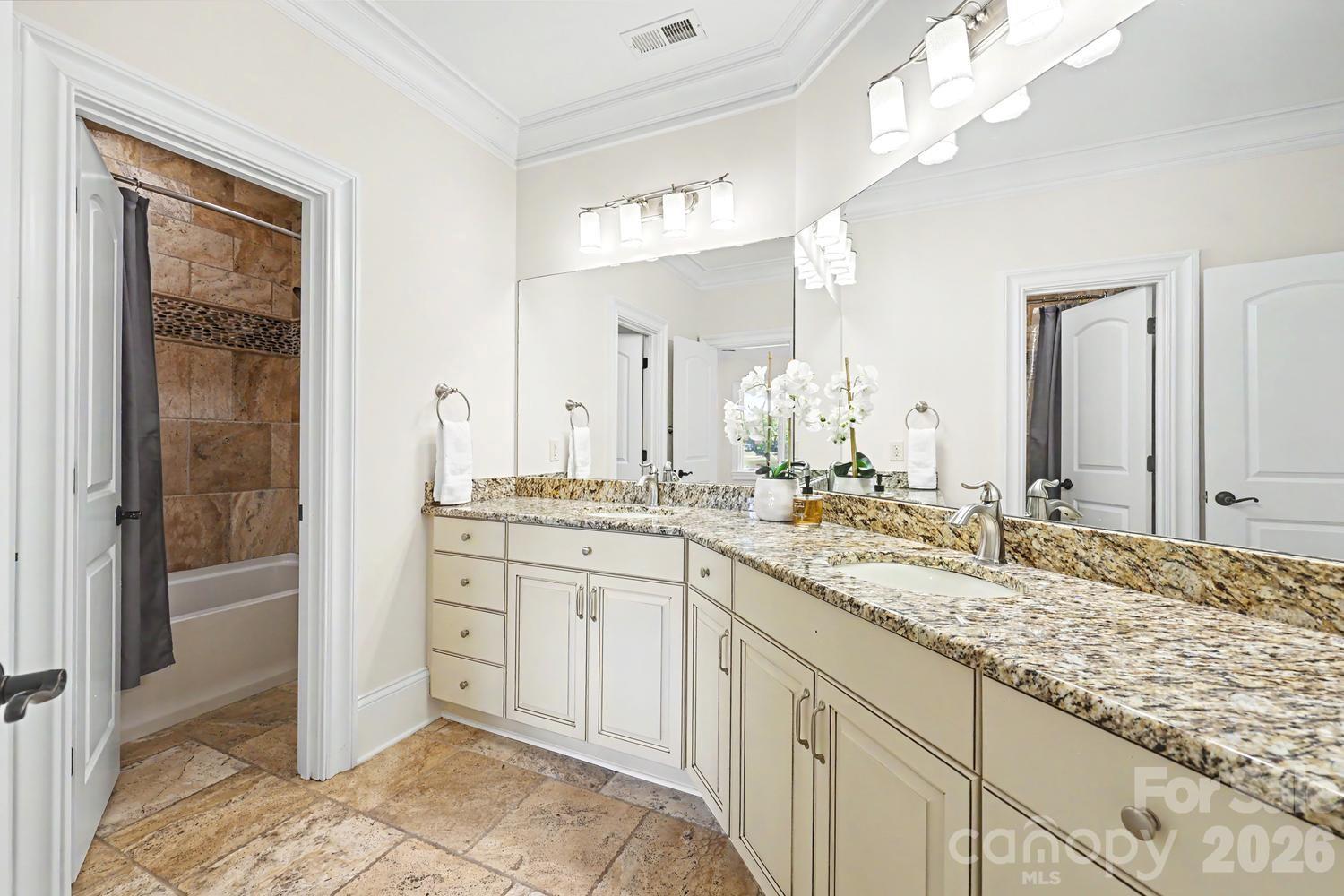 8041 Water View Drive Property Photo 33