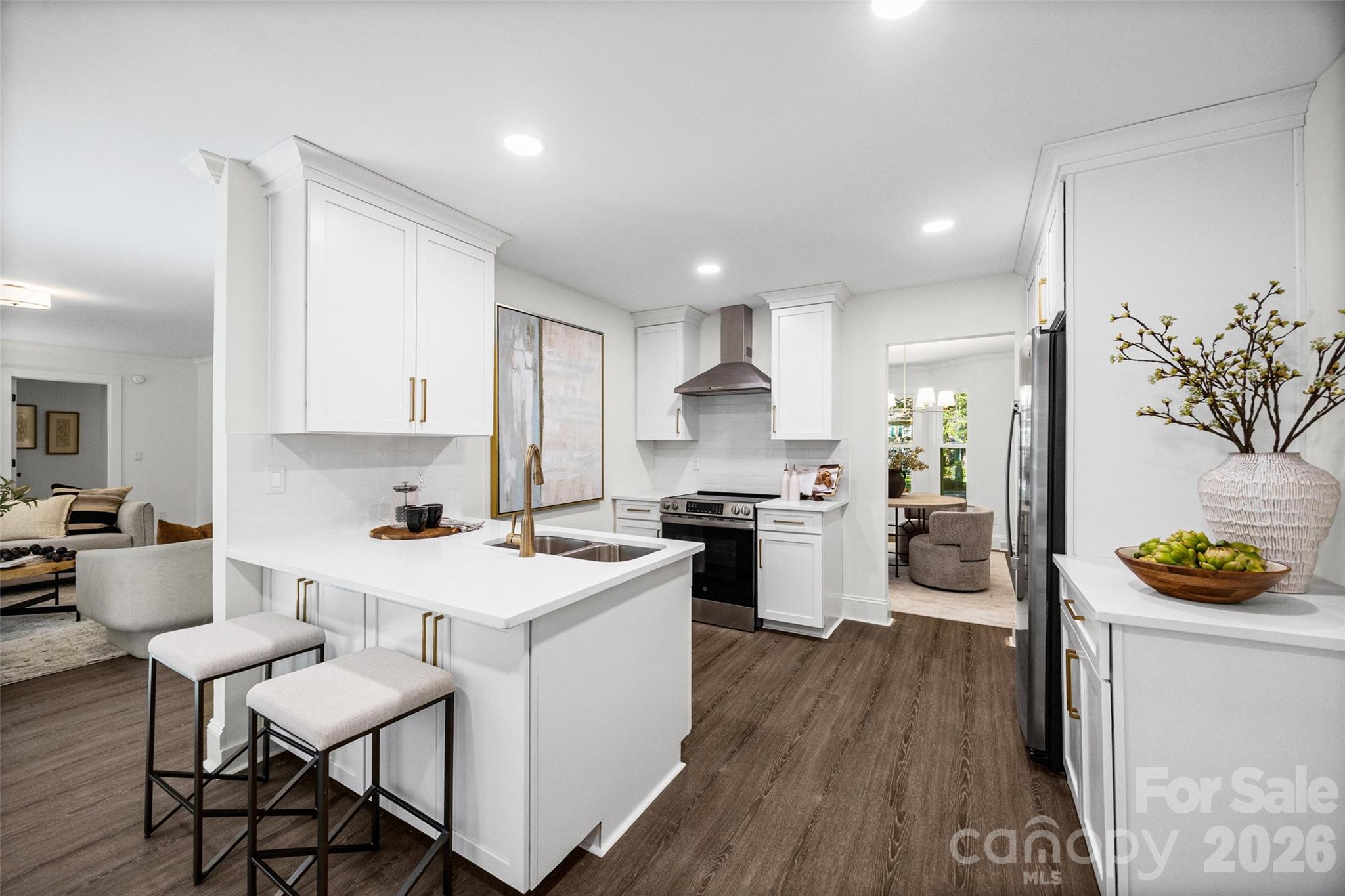 5318 Apple Blossom Court Property Photo 1