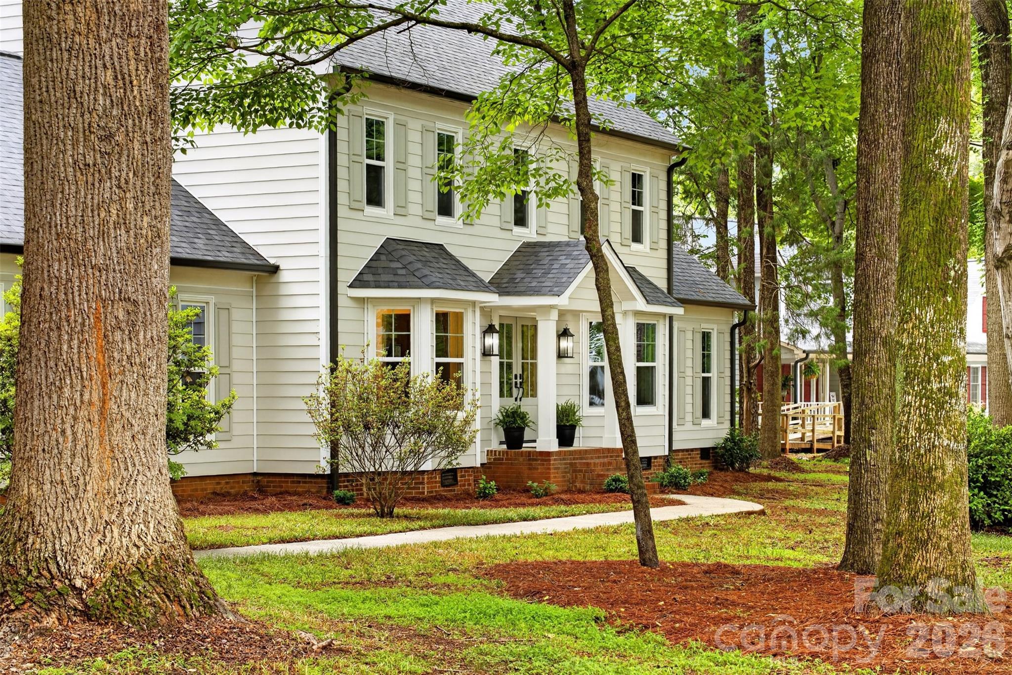 5318 Apple Blossom Court Property Photo 3
