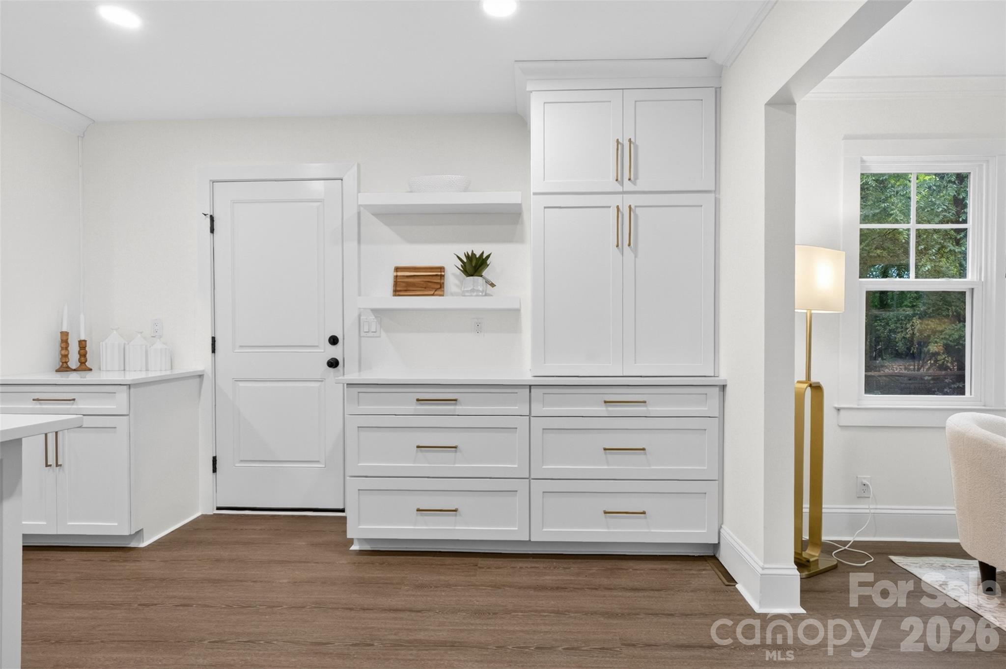 5318 Apple Blossom Court Property Photo 5